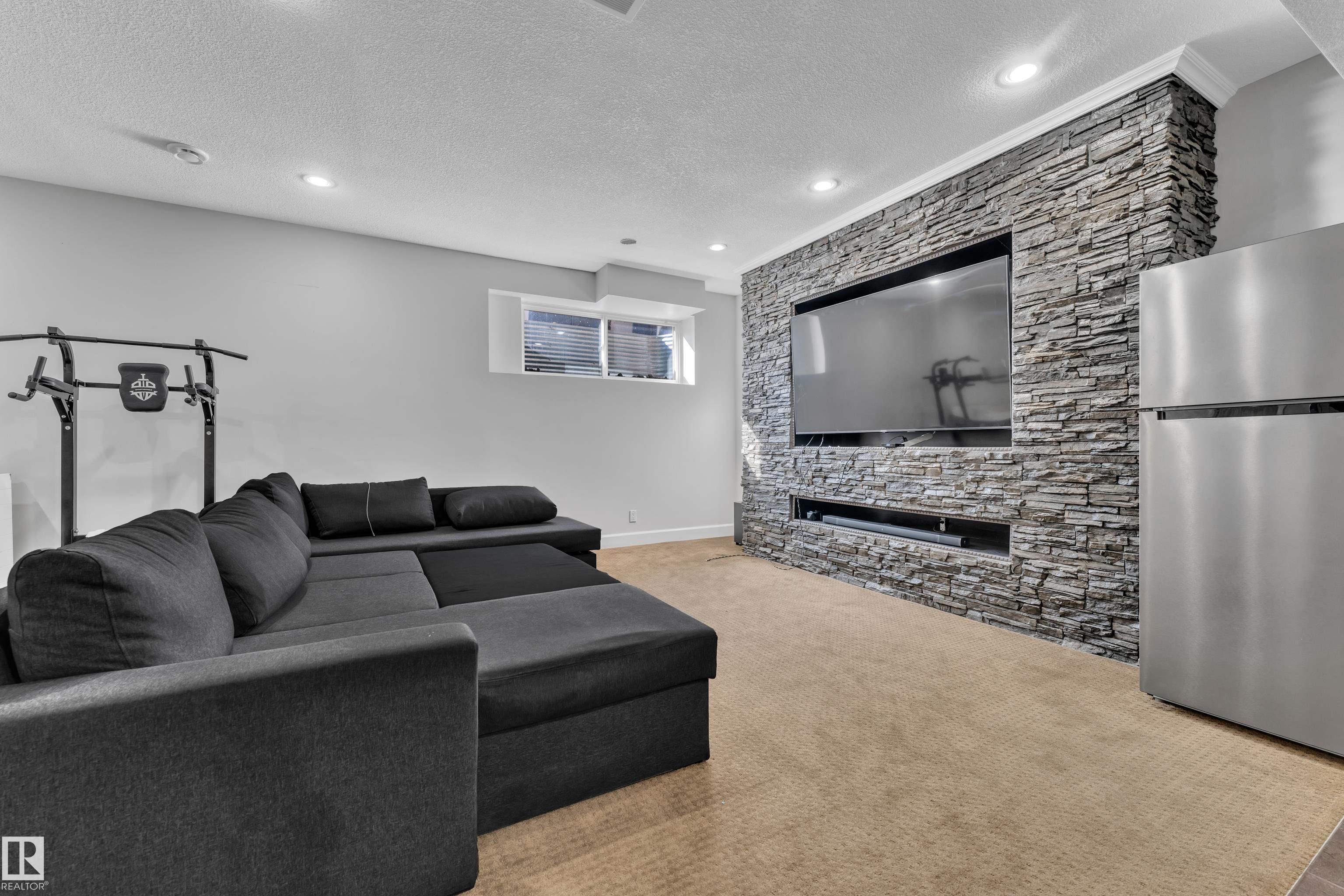 https://zimg.paragon.ice.com/ParagonImages/Property/PM/RAE/225399260/48/0/0/5f252ef832e5972a692ddf8ae4cb9870/1/78617db120918e7151613aa1fa0adb0a/225399260-2cdf1fba-086f-438c-8501-09e6442104bb.JPG