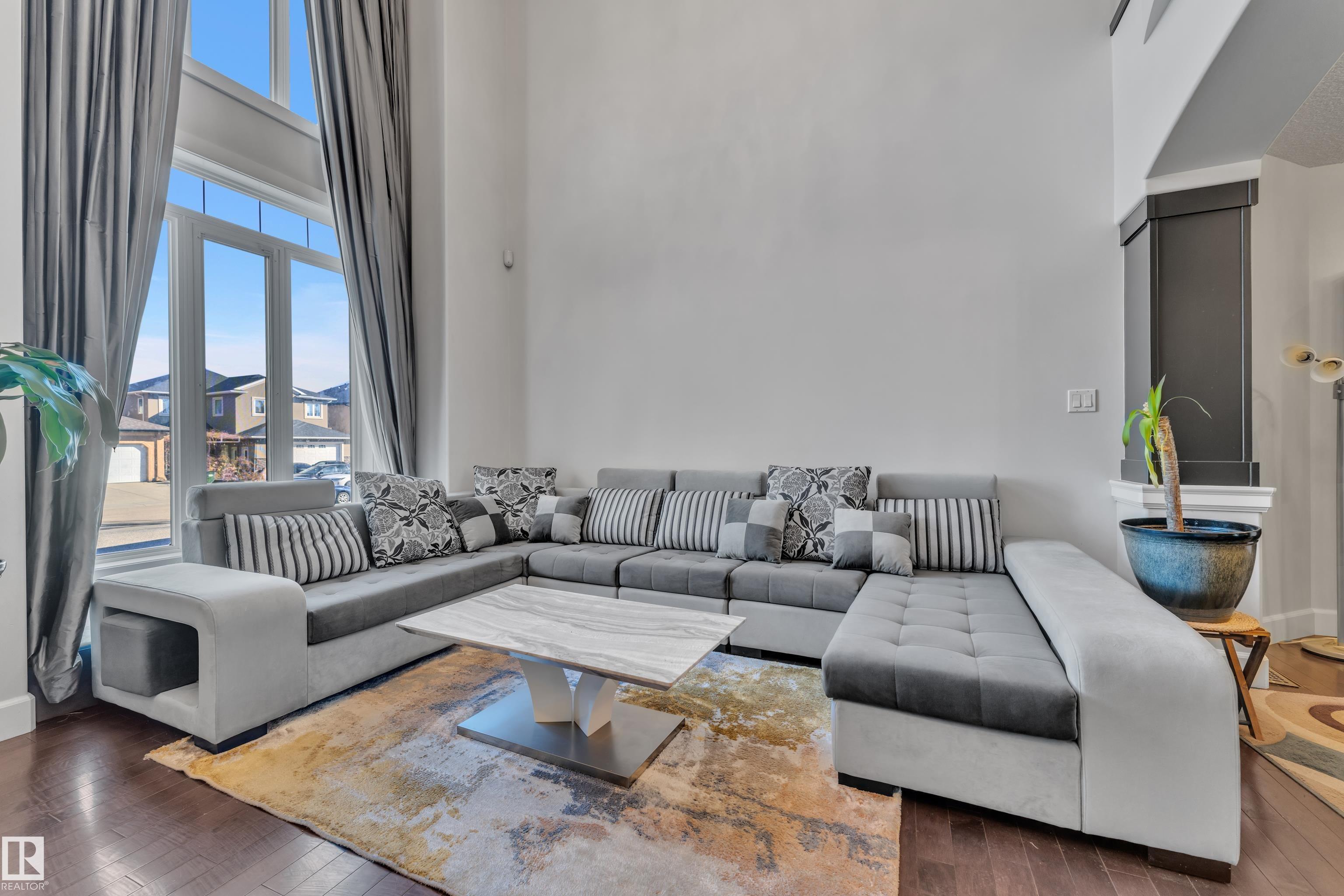 https://zimg.paragon.ice.com/ParagonImages/Property/PM/RAE/225399260/8/0/0/7154a0dbf52f844665f998289121158d/1/78617db120918e7151613aa1fa0adb0a/225399260-eaa1dbfa-a193-4d9a-8ae4-4a4336778e6f.JPG
