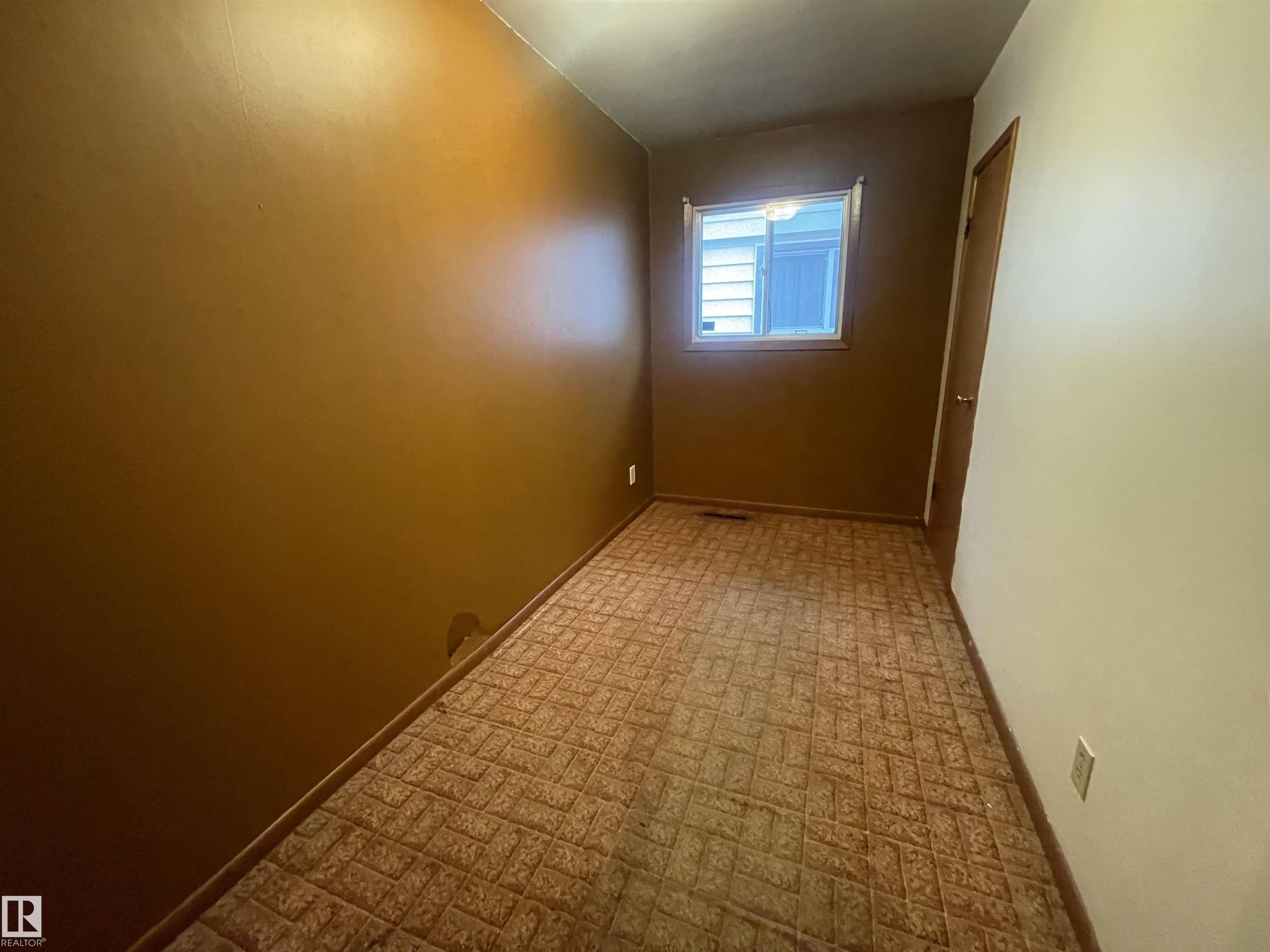 Photo 11 at 13804 132 Avenue NW, Wellington, Edmonton