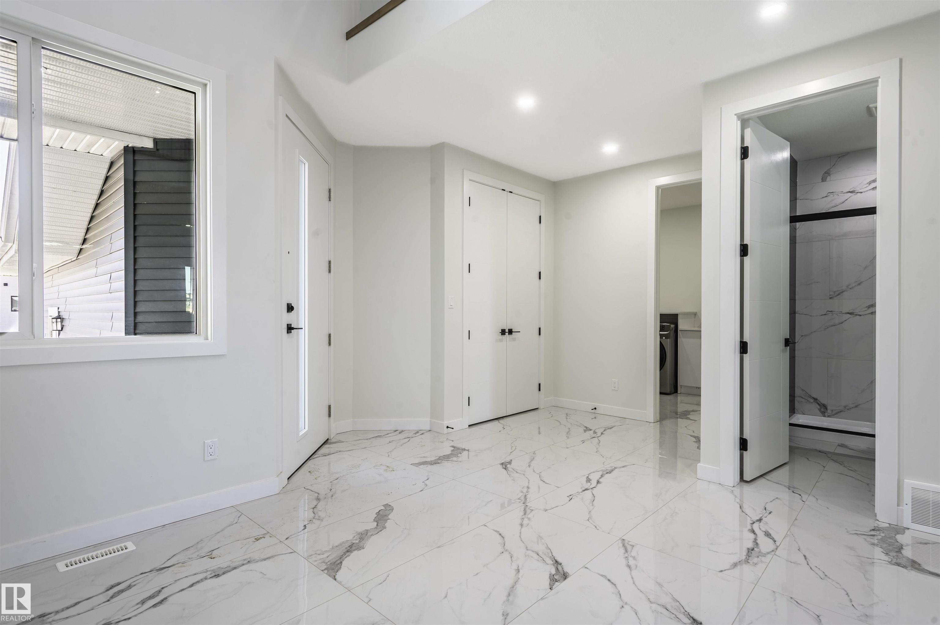 216 23 Street SW, Alces, Edmonton