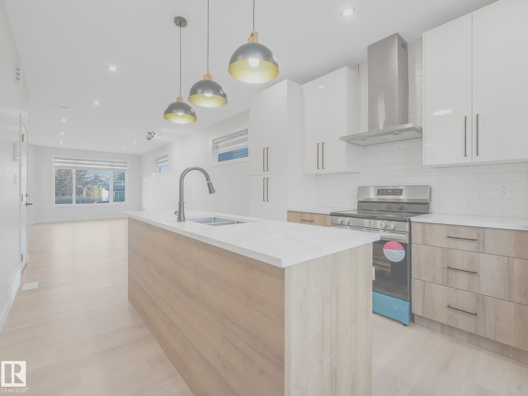 Photo 30 at 15731 109 Avenue NW, Mayfield, Edmonton