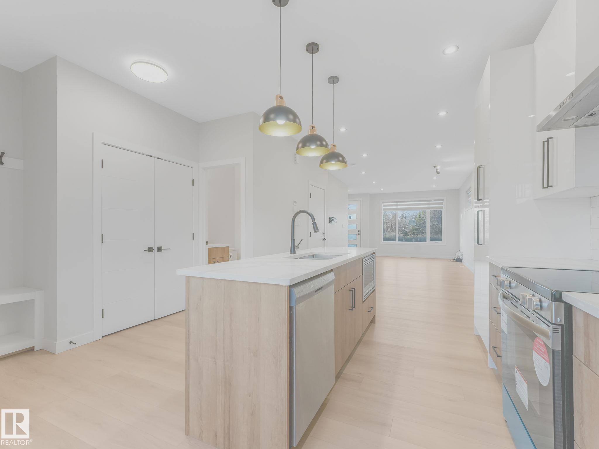 Photo 31 at 15731 109 Avenue NW, Mayfield, Edmonton