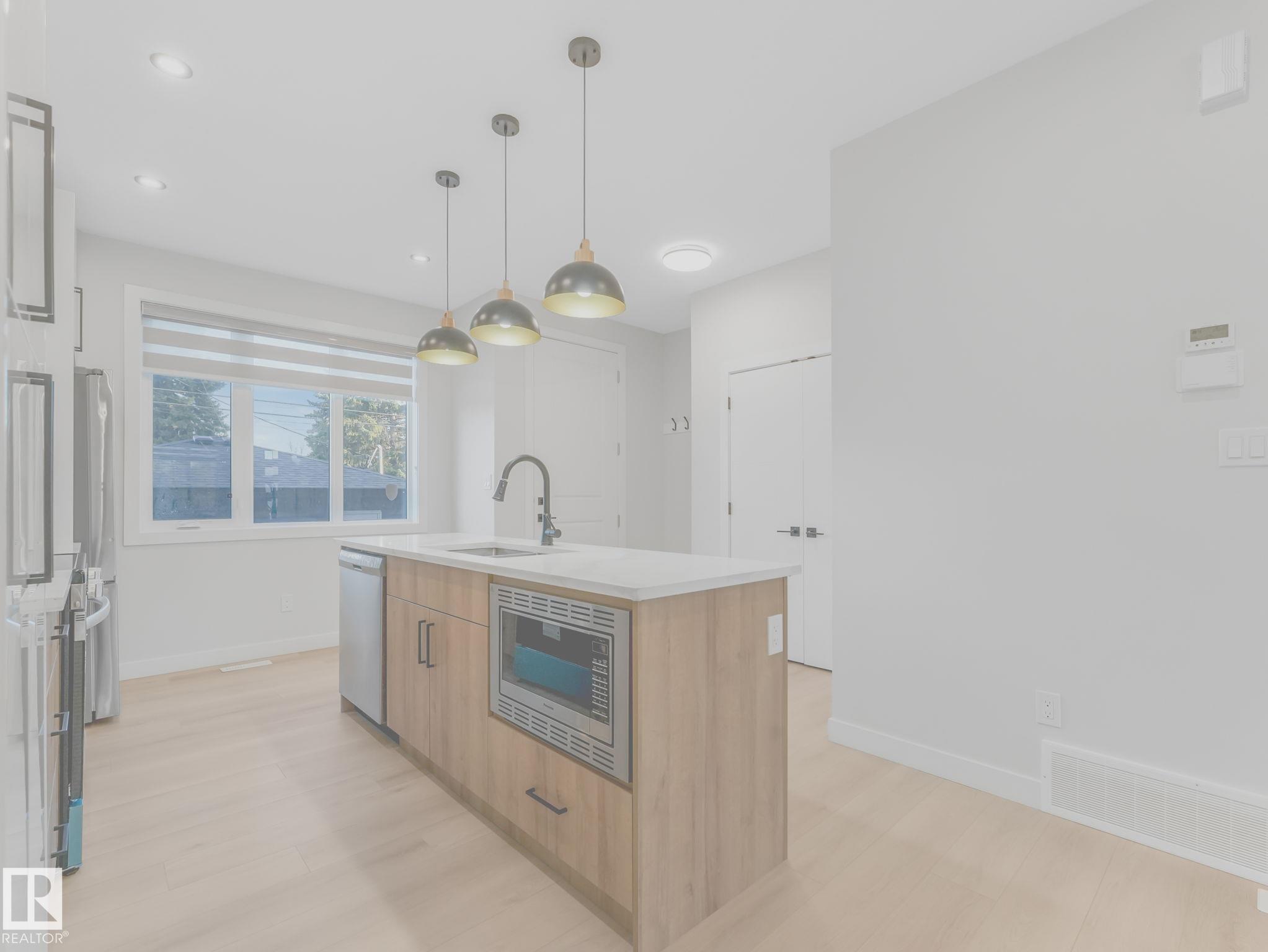 Photo 32 at 15731 109 Avenue NW, Mayfield, Edmonton