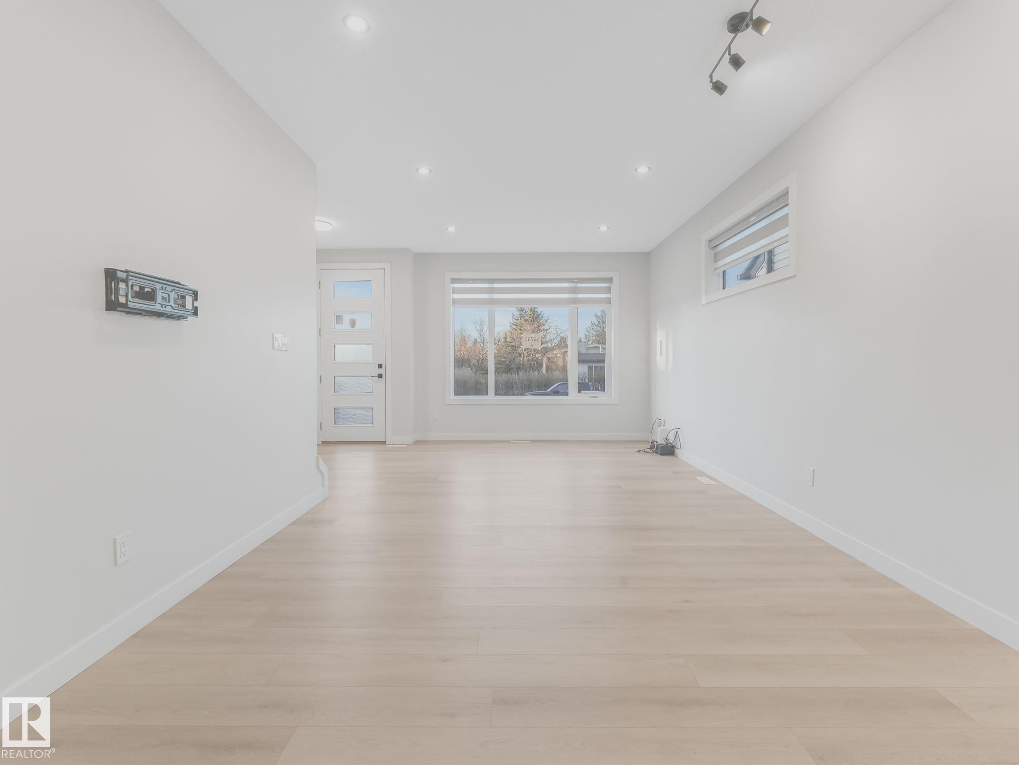 Photo 39 at 15731 109 Avenue NW, Mayfield, Edmonton