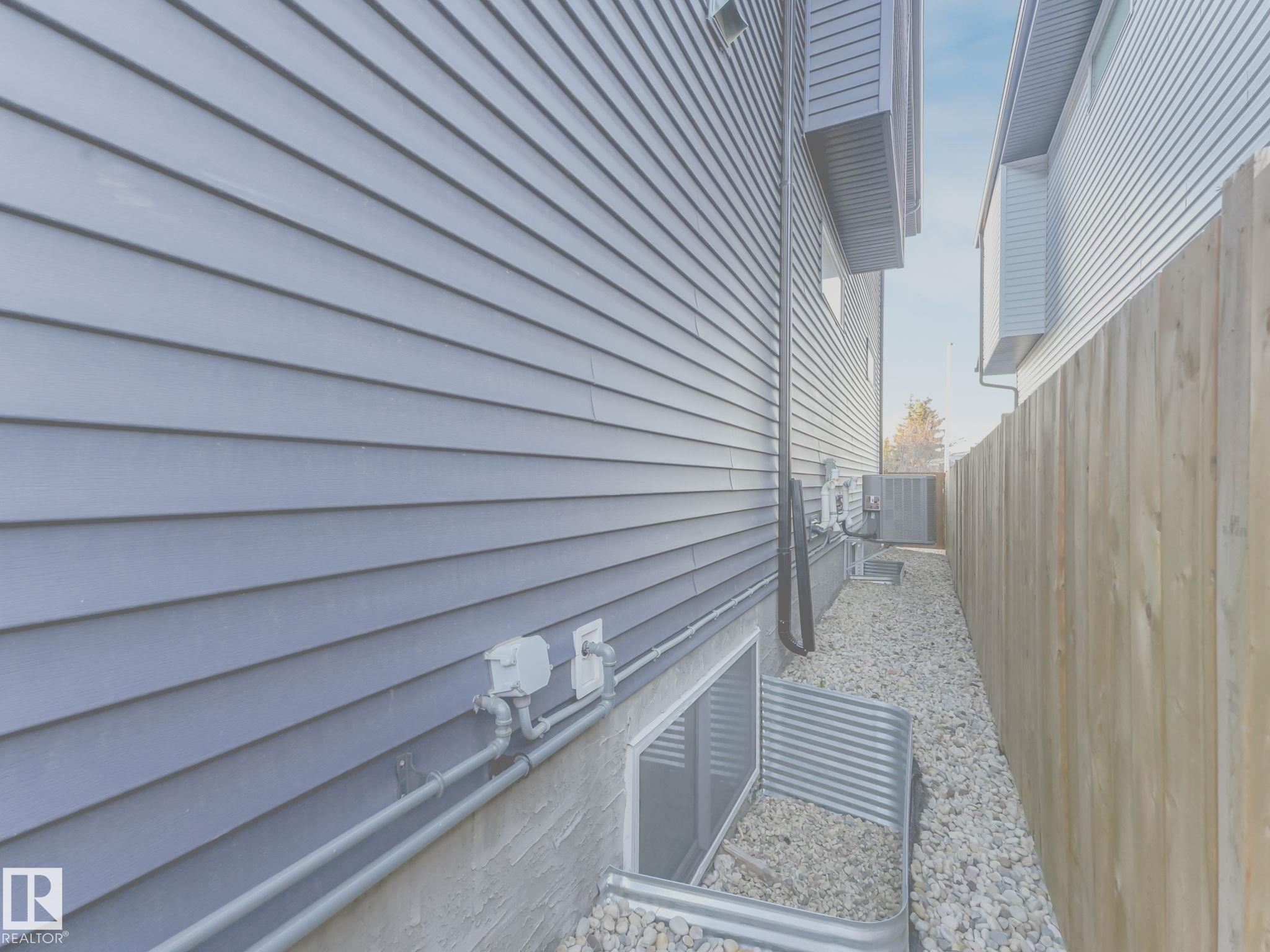 Photo 8 at 15731 109 Avenue NW, Mayfield, Edmonton