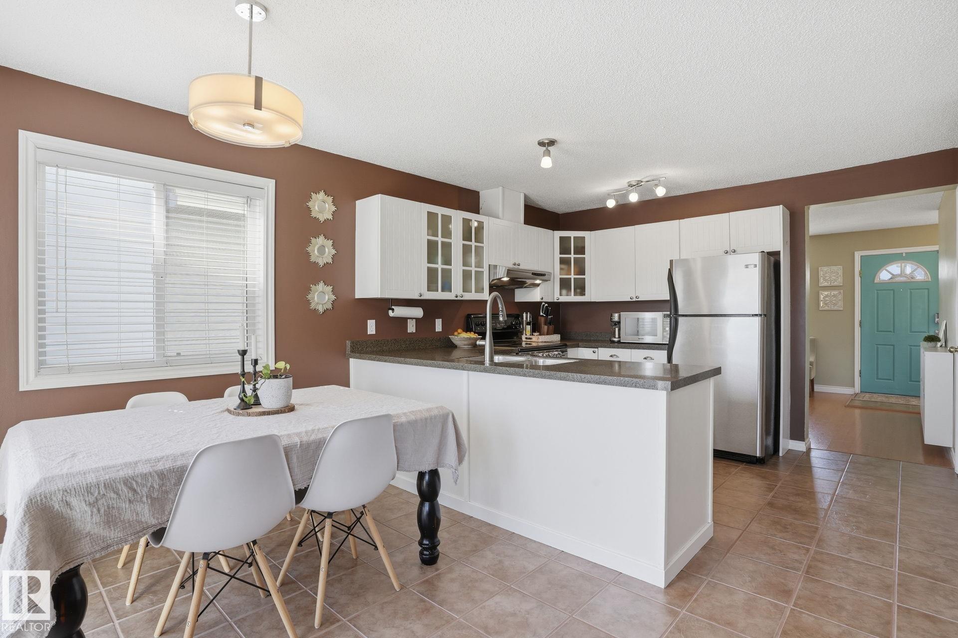 Photo 7 at 16215 57 Street NW, Hollick-Kenyon, Edmonton