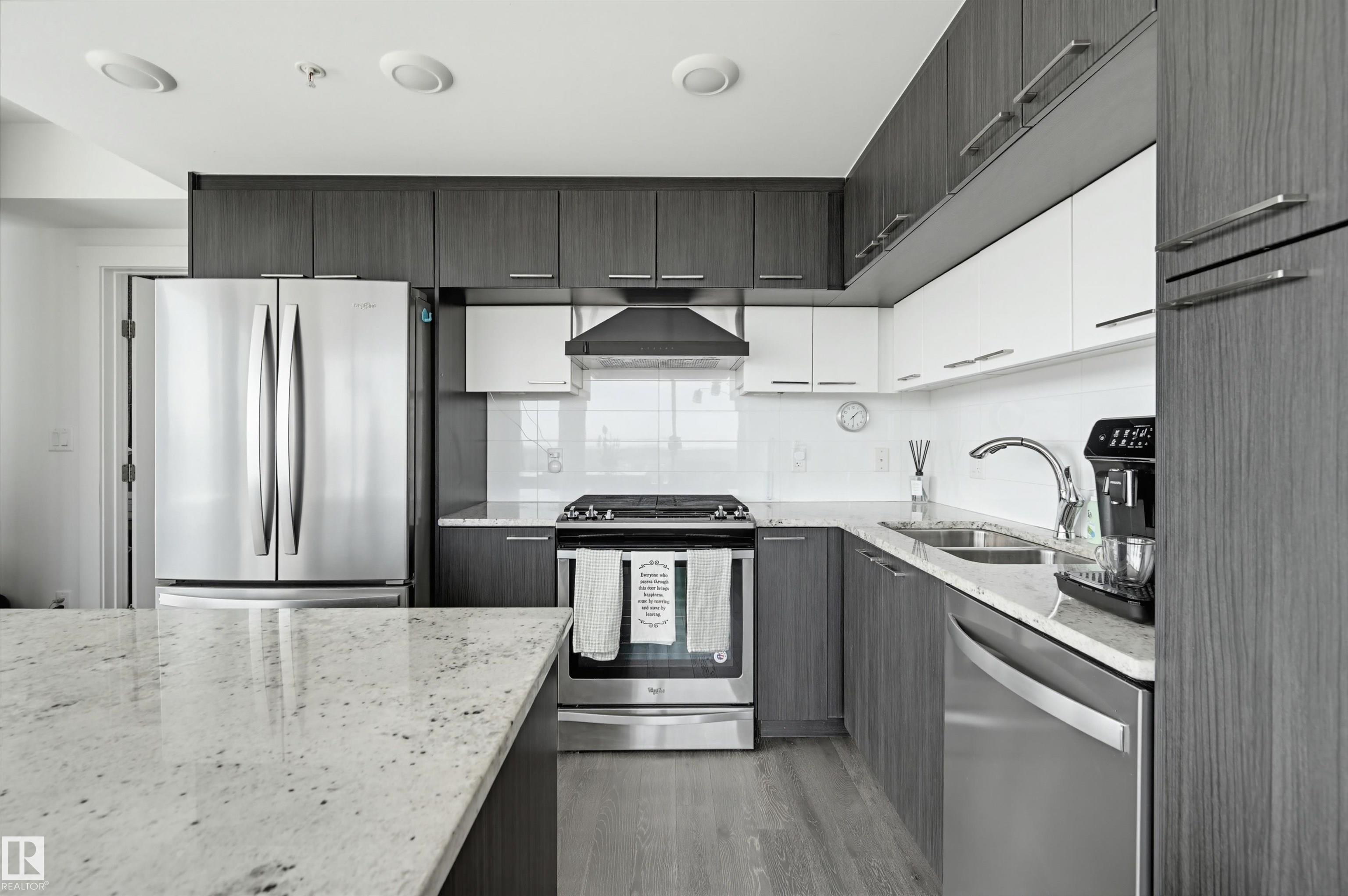 https://zimg.paragon.ice.com/ParagonImages/Property/PM/RAE/225399281/11/0/0/b1b532ae535fd47afb8303127c2597fc/1/86d3667eadacc1560d924cc7b3f803ff/225399281-bb966e0e-e459-4c63-a51d-60090630907a.JPG