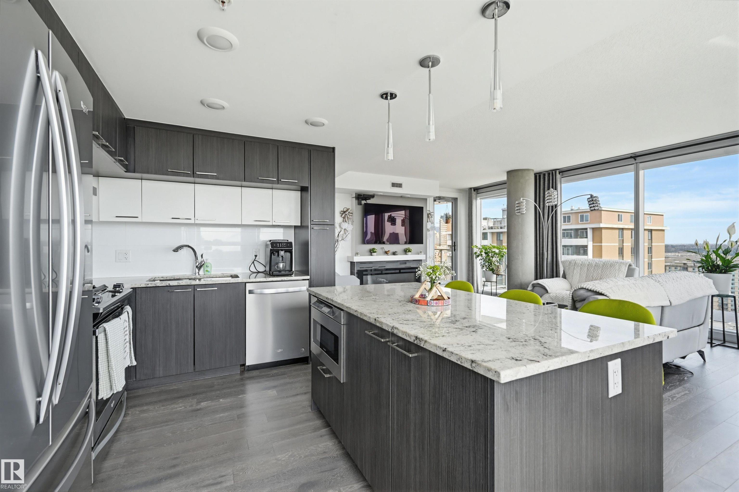 https://zimg.paragon.ice.com/ParagonImages/Property/PM/RAE/225399281/13/0/0/4d8c227992e14f90b74c576a1e58b58f/1/86d3667eadacc1560d924cc7b3f803ff/225399281-5636b825-f555-4c89-a3af-0145a0577aa6.JPG