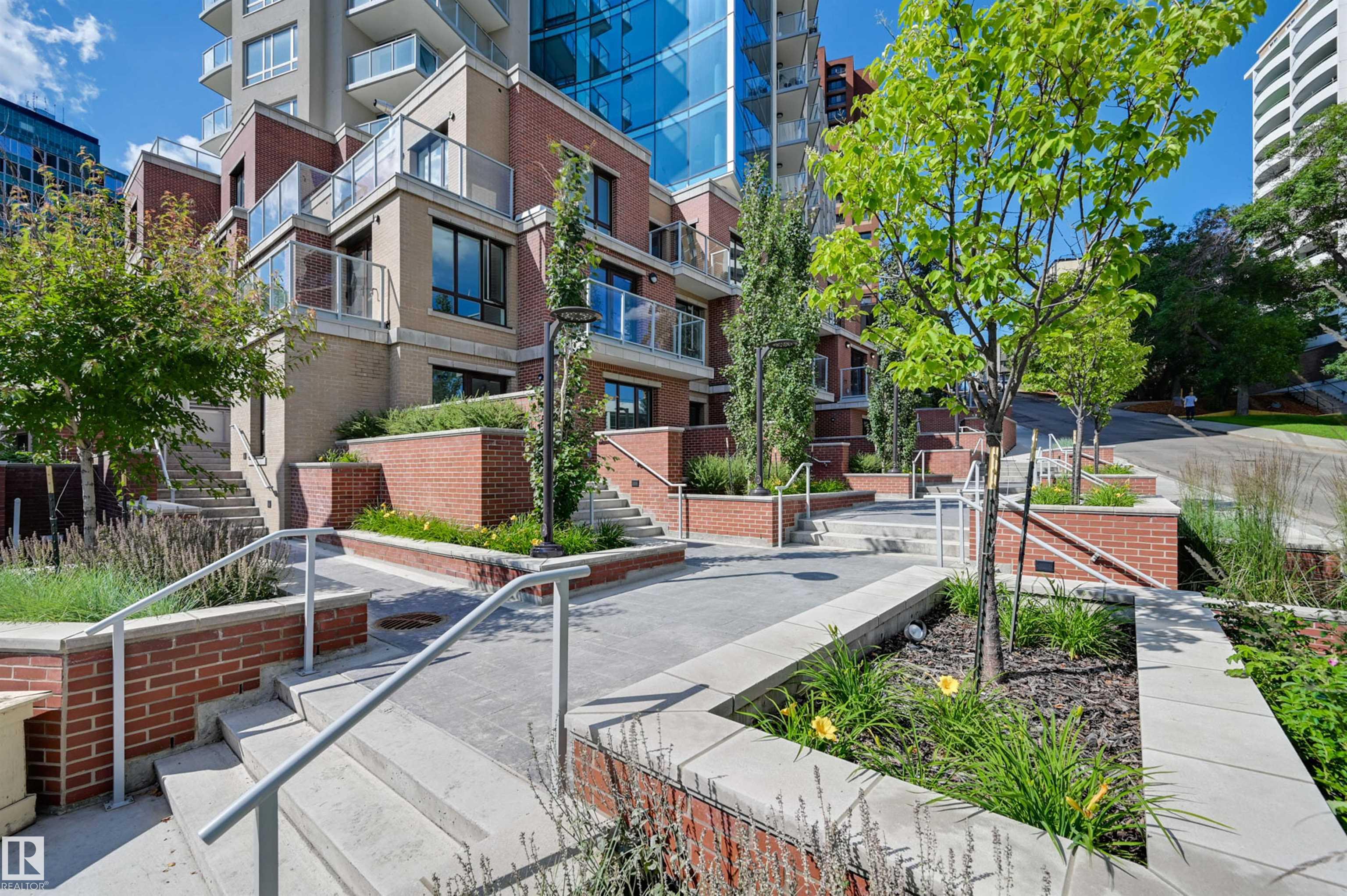 https://zimg.paragon.ice.com/ParagonImages/Property/PM/RAE/225399281/39/0/0/ab8e1746e402d2dd82d4c03a1b66094b/1/86d3667eadacc1560d924cc7b3f803ff/225399281-c566e8e0-0423-453f-835f-ef75b3b16500.JPG