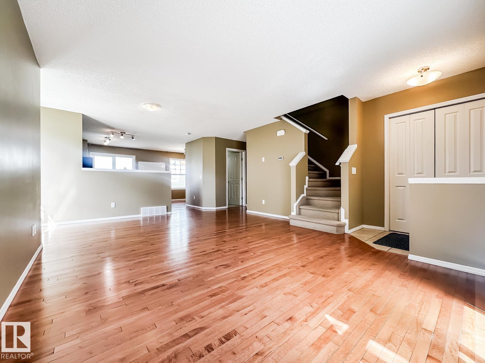 https://zimg.paragon.ice.com/ParagonImages/Property/PM/RAE/225399282/14/0/0/45ed94dd393ca6e027dbd30ff7d92583/1/f14ef88badddd0671268d5e59a6d2552/225399282-3e5e8618-c3cc-486d-808e-5ecf32b65ddc.JPG