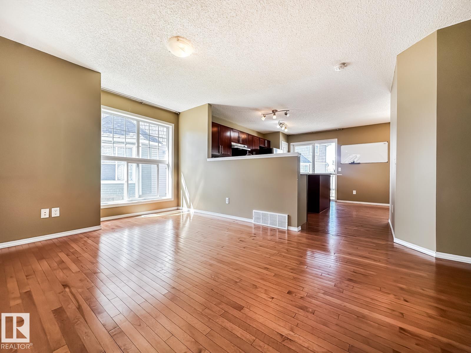 https://zimg.paragon.ice.com/ParagonImages/Property/PM/RAE/225399282/15/0/0/a827a1d1017daaa7ba686b8b3e54d568/1/f14ef88badddd0671268d5e59a6d2552/225399282-02a16d32-6d95-4e5a-9b00-ee124dac8d48.JPG