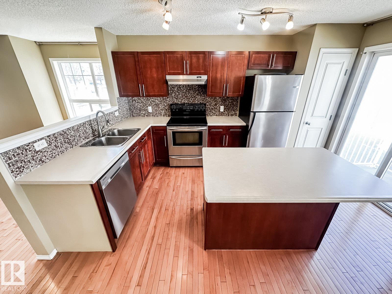 https://zimg.paragon.ice.com/ParagonImages/Property/PM/RAE/225399282/18/0/0/784e58f80fa579561bf31859f78cad08/1/f14ef88badddd0671268d5e59a6d2552/225399282-4db2d13d-b23c-4573-b63e-6498859a22ab.JPG