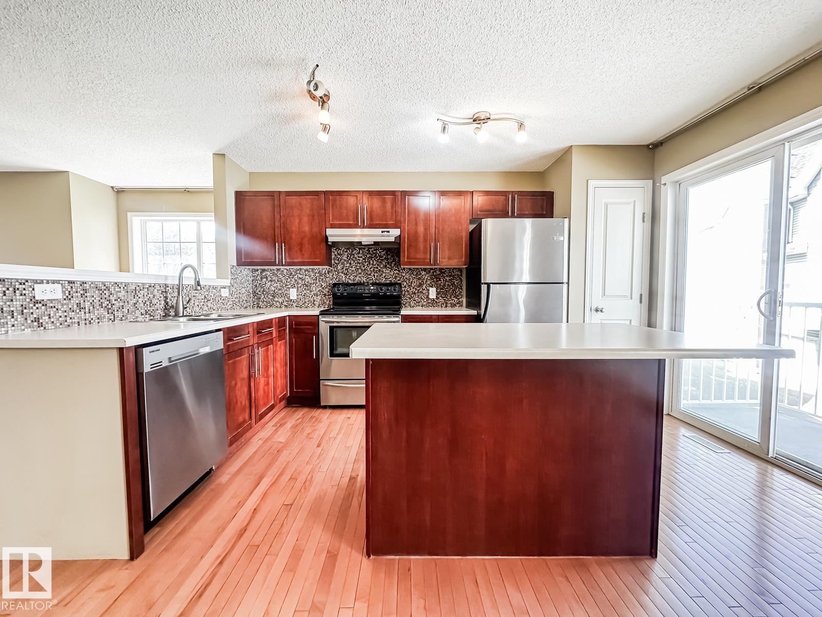 https://zimg.paragon.ice.com/ParagonImages/Property/PM/RAE/225399282/19/0/0/3689a7933582dd9c8f4ed0fafc3b44bd/1/f14ef88badddd0671268d5e59a6d2552/225399282-db86b5c2-9e07-4dea-a04d-013269b3e66b.JPG