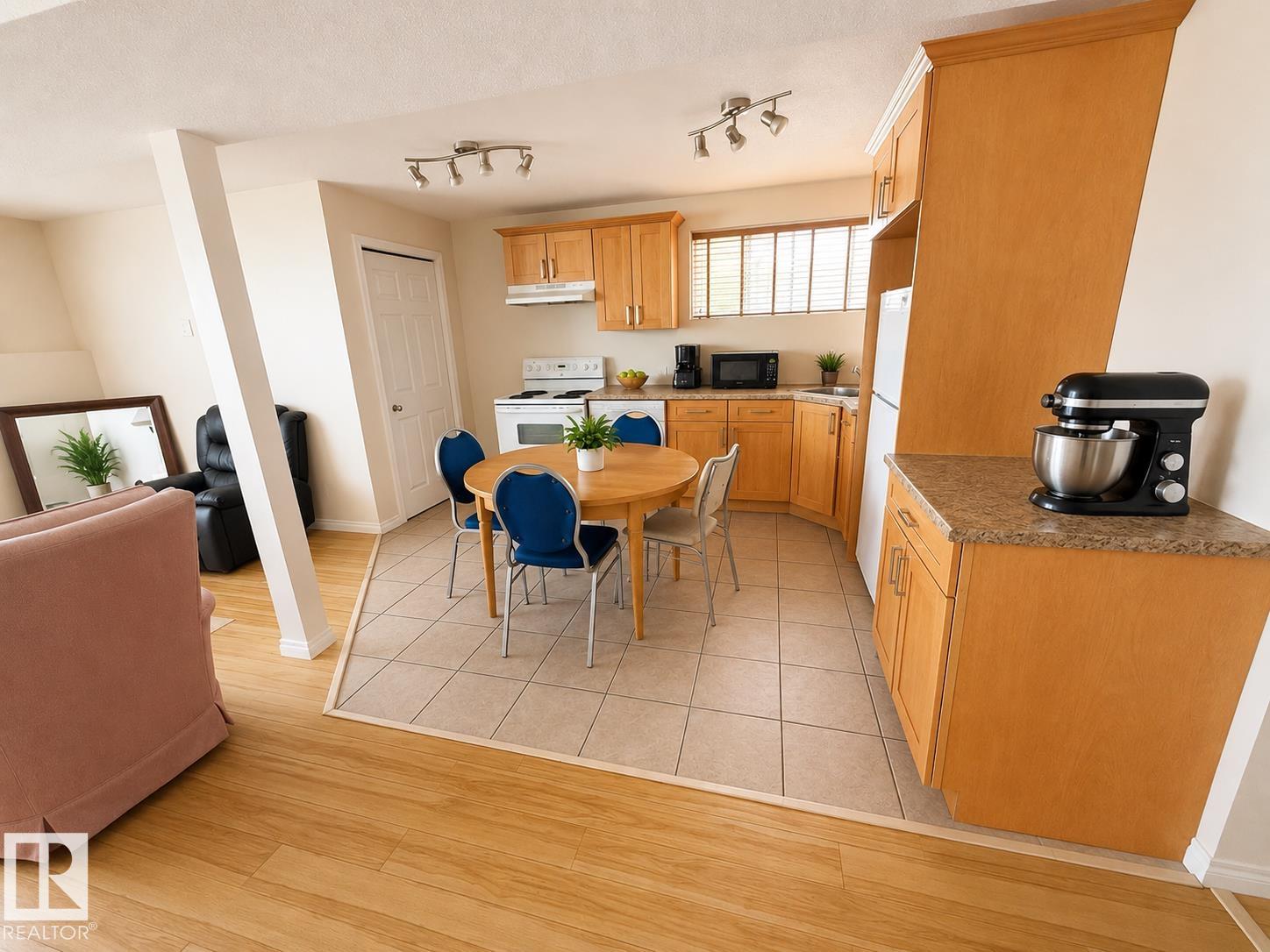 Photo 14 at 5712 101 Avenue NW, Fulton Place, Edmonton