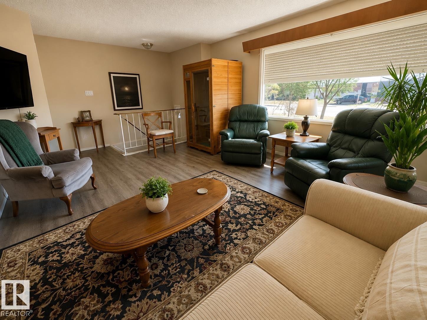 5712 101 Avenue NW, Fulton Place, Edmonton