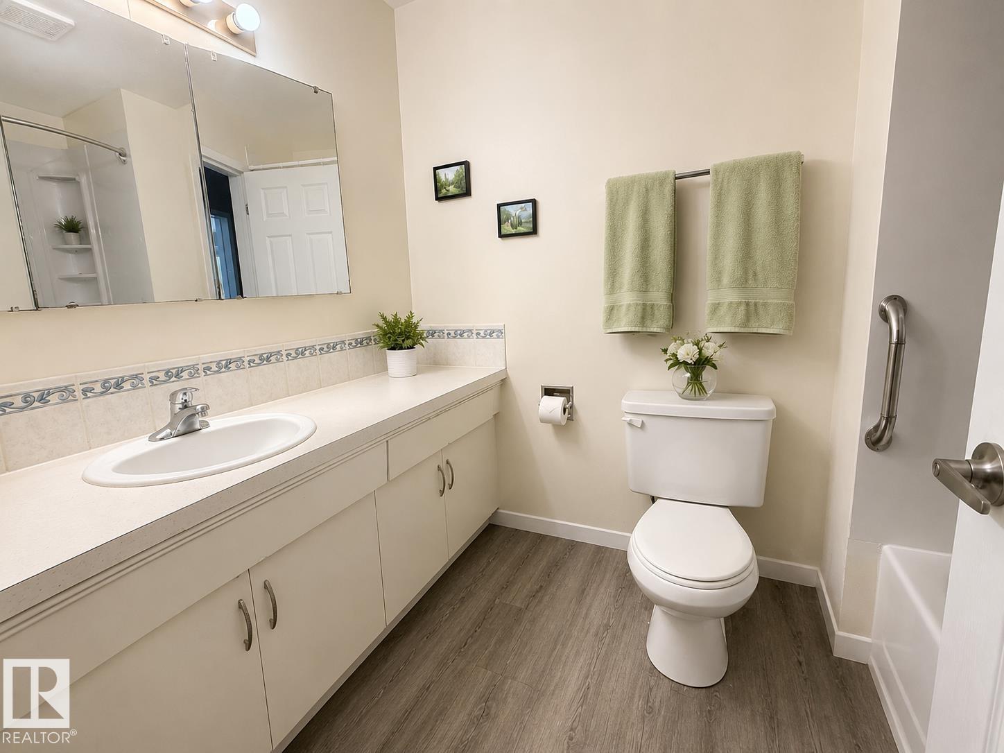 Photo 7 at 5712 101 Avenue NW, Fulton Place, Edmonton