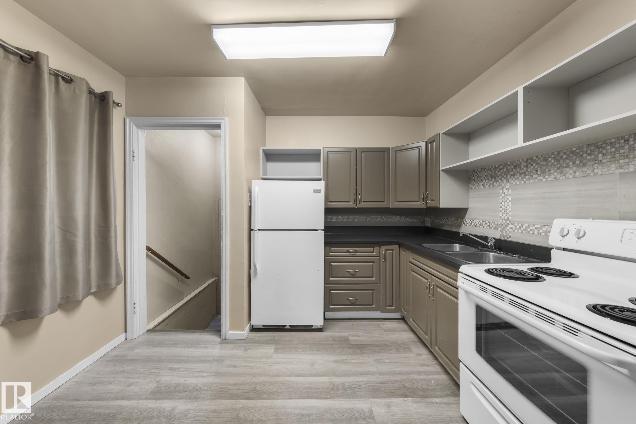 https://zimg.paragon.ice.com/ParagonImages/Property/PM/RAE/225399291/11/0/0/5b25903bbde4a75be448c9f4a7abb10a/1/4c68f971a78c9ec0d6a886729da618c9/225399291-b120e5a7-31f0-4962-a408-010daf0c25a1.JPG