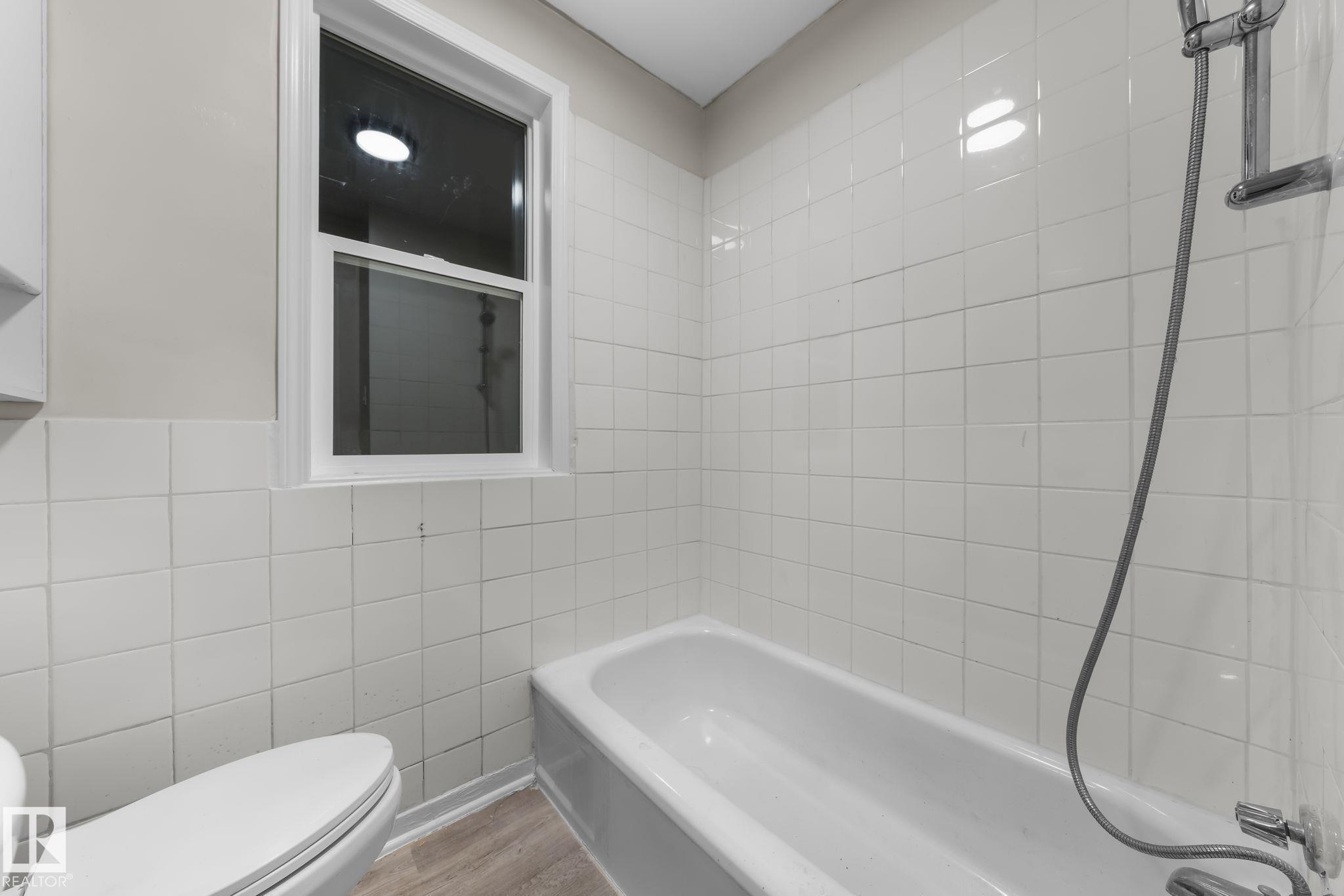 https://zimg.paragon.ice.com/ParagonImages/Property/PM/RAE/225399291/13/0/0/0c95615c979c7b74f212915a3c35ea39/1/4c68f971a78c9ec0d6a886729da618c9/225399291-6e6c1e13-5c43-436e-abef-3a7d4546678f.JPG