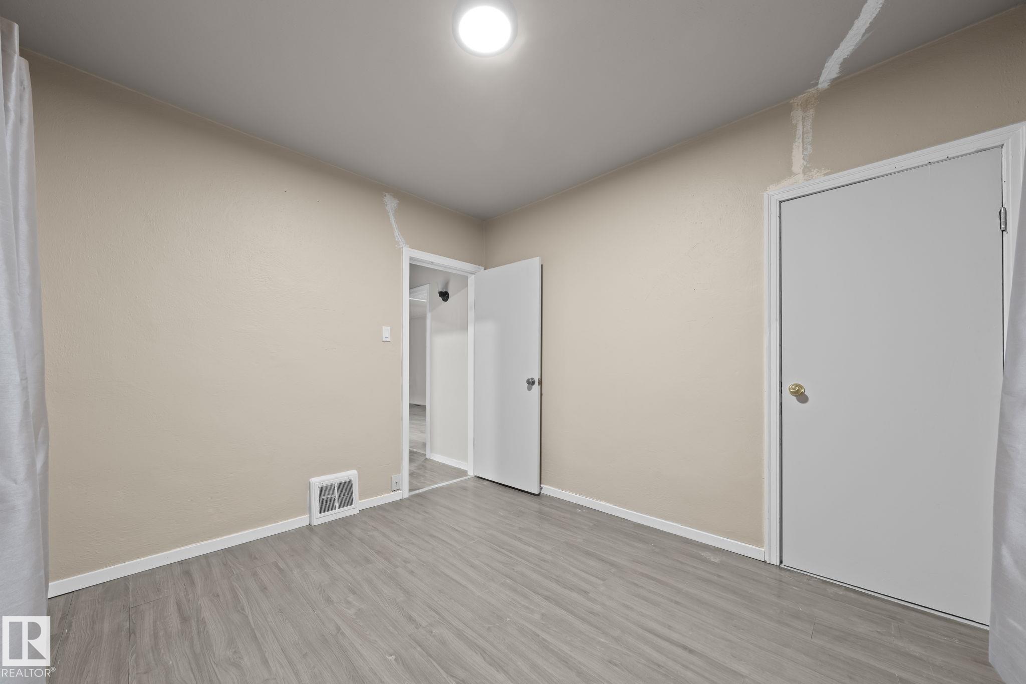 https://zimg.paragon.ice.com/ParagonImages/Property/PM/RAE/225399291/14/0/0/275035014d58dc331ce513385cba9230/1/4c68f971a78c9ec0d6a886729da618c9/225399291-81f27bbd-b36b-462a-92bc-dec594f276ff.JPG