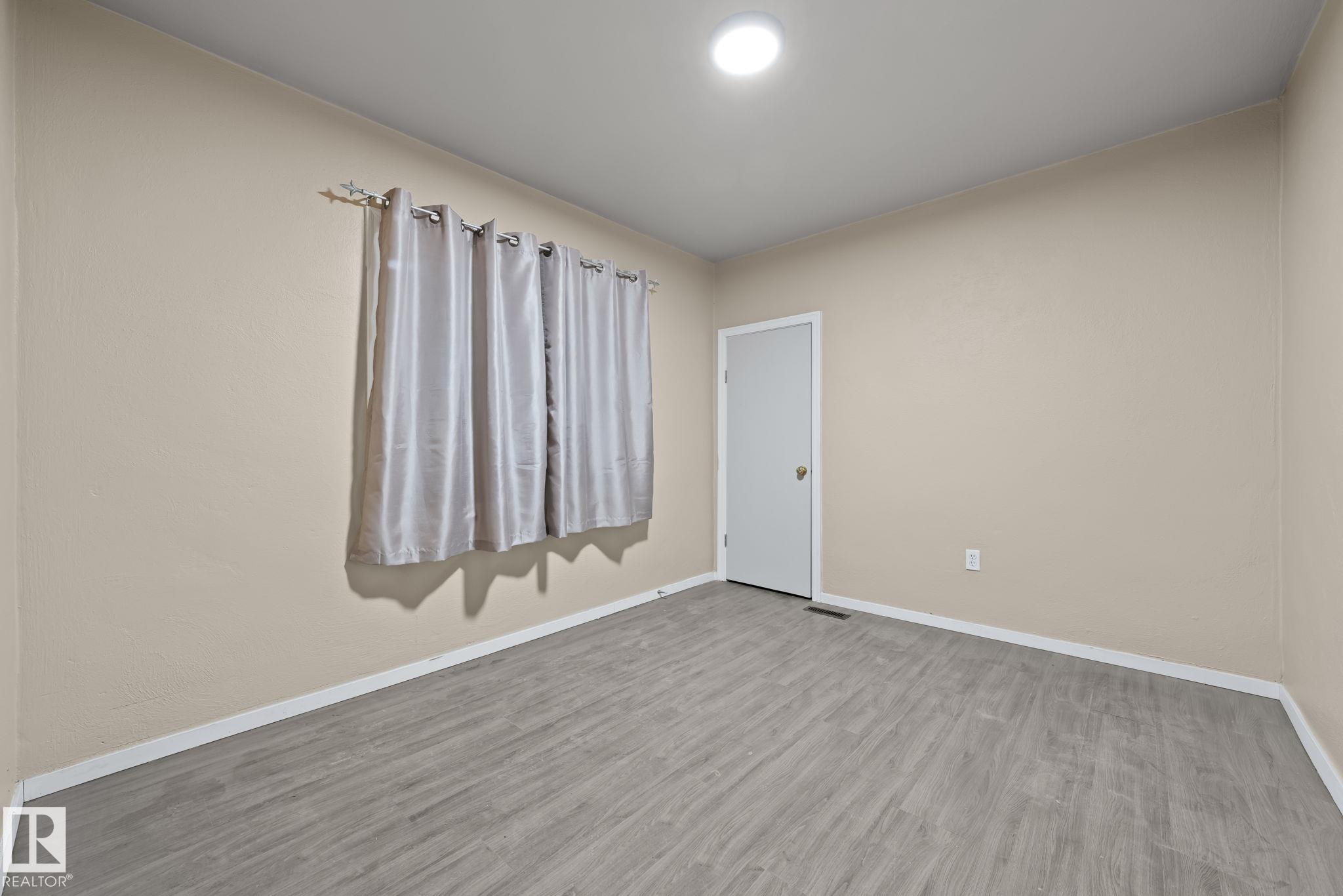 https://zimg.paragon.ice.com/ParagonImages/Property/PM/RAE/225399291/19/0/0/e5cc5806c5b392e3d657d4841af0ab9c/1/4c68f971a78c9ec0d6a886729da618c9/225399291-6013b6e4-8443-4169-ad92-9e5864426ef0.JPG