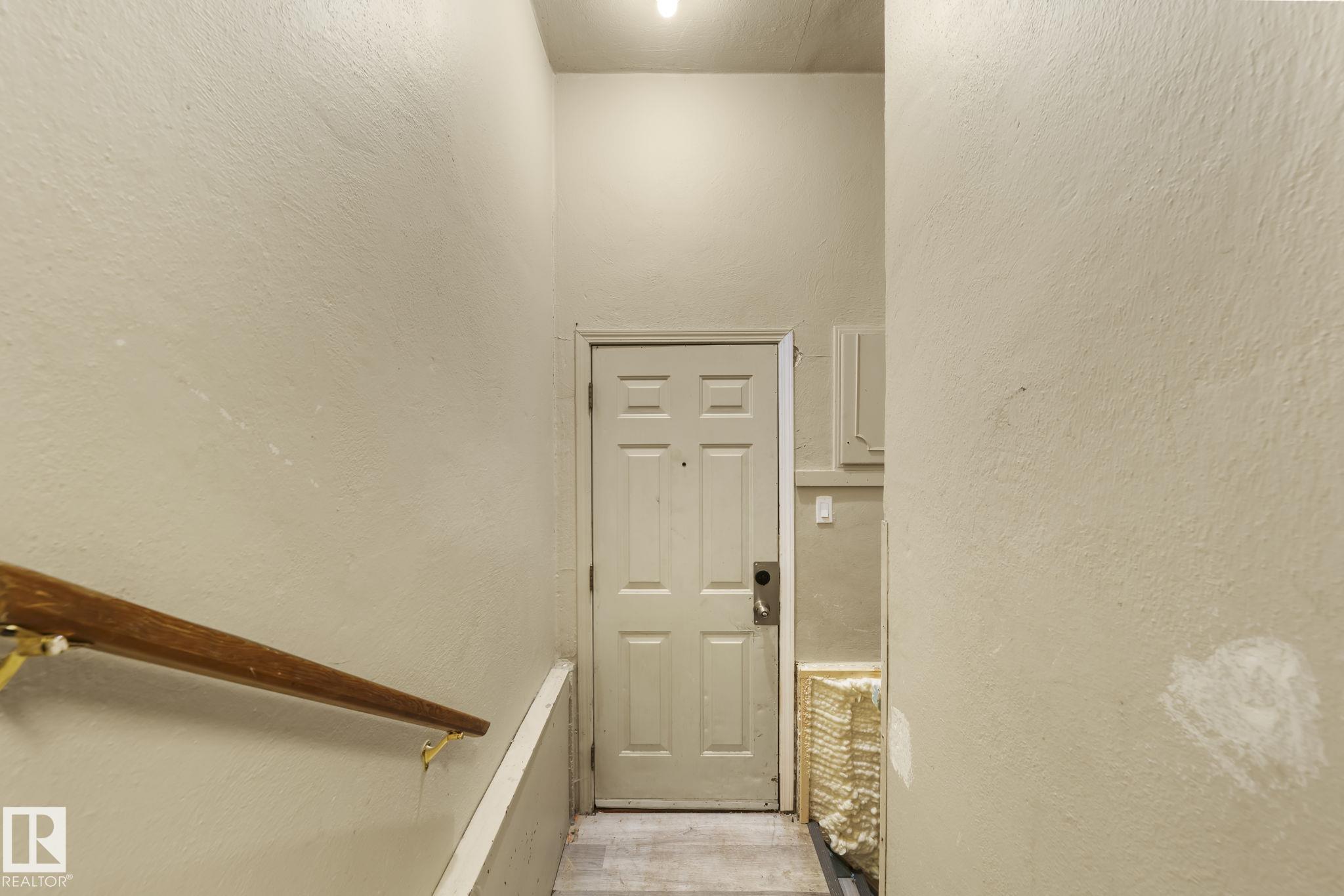 https://zimg.paragon.ice.com/ParagonImages/Property/PM/RAE/225399291/7/0/0/5ee8b232fb1acca3e4c03d71847404de/1/4c68f971a78c9ec0d6a886729da618c9/225399291-e6aff458-33e0-4ee9-8d8d-96fc7b6d687a.JPG