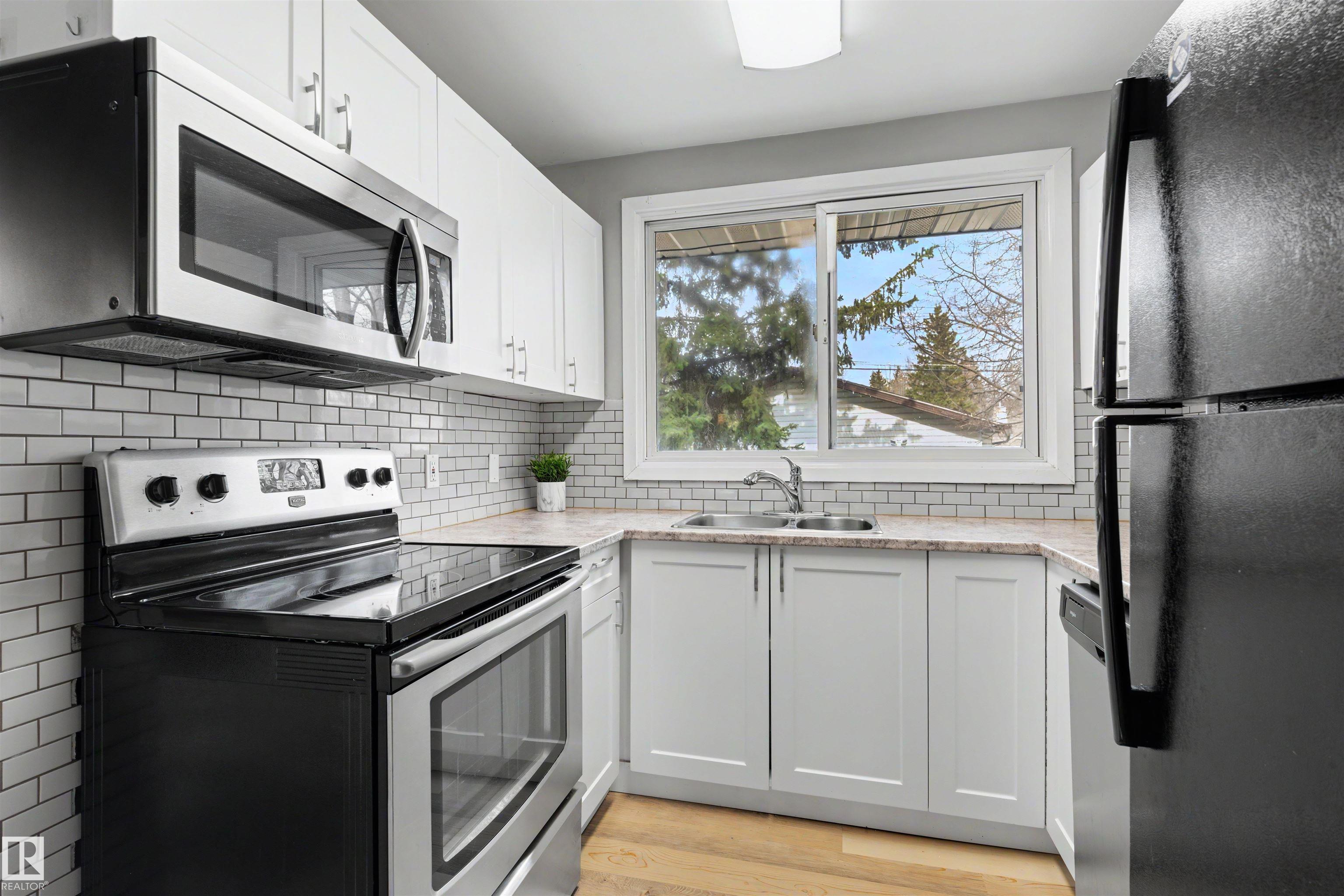 Photo 11 at 12423 135 Street NW, Dovercourt, Edmonton