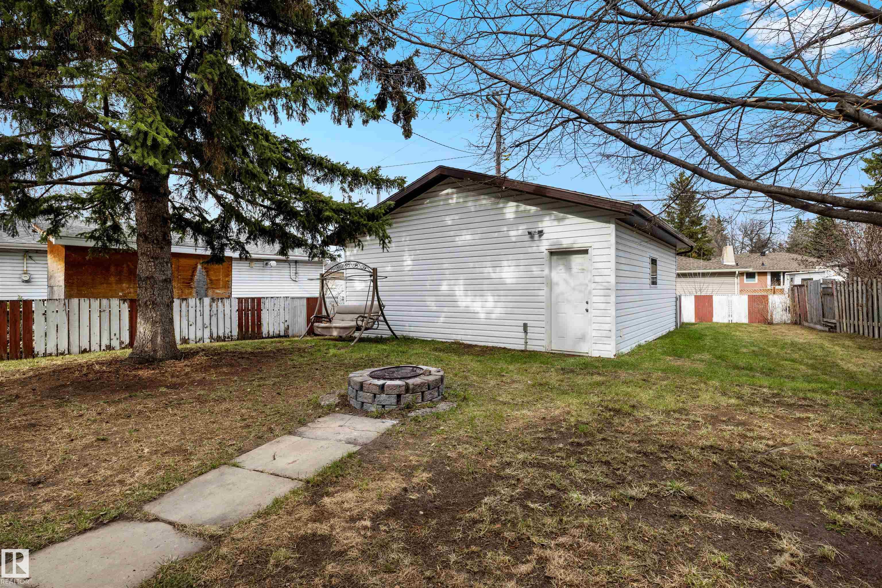 https://zimg.paragon.ice.com/ParagonImages/Property/PM/RAE/225399299/39/0/0/08329ddc2d6dca2939e2df1d5ad0420f/1/d1d2956c29d7c1e29a7e494b7cf82768/225399299-bb187b67-a047-4d73-bae9-3e4483671d59.JPG