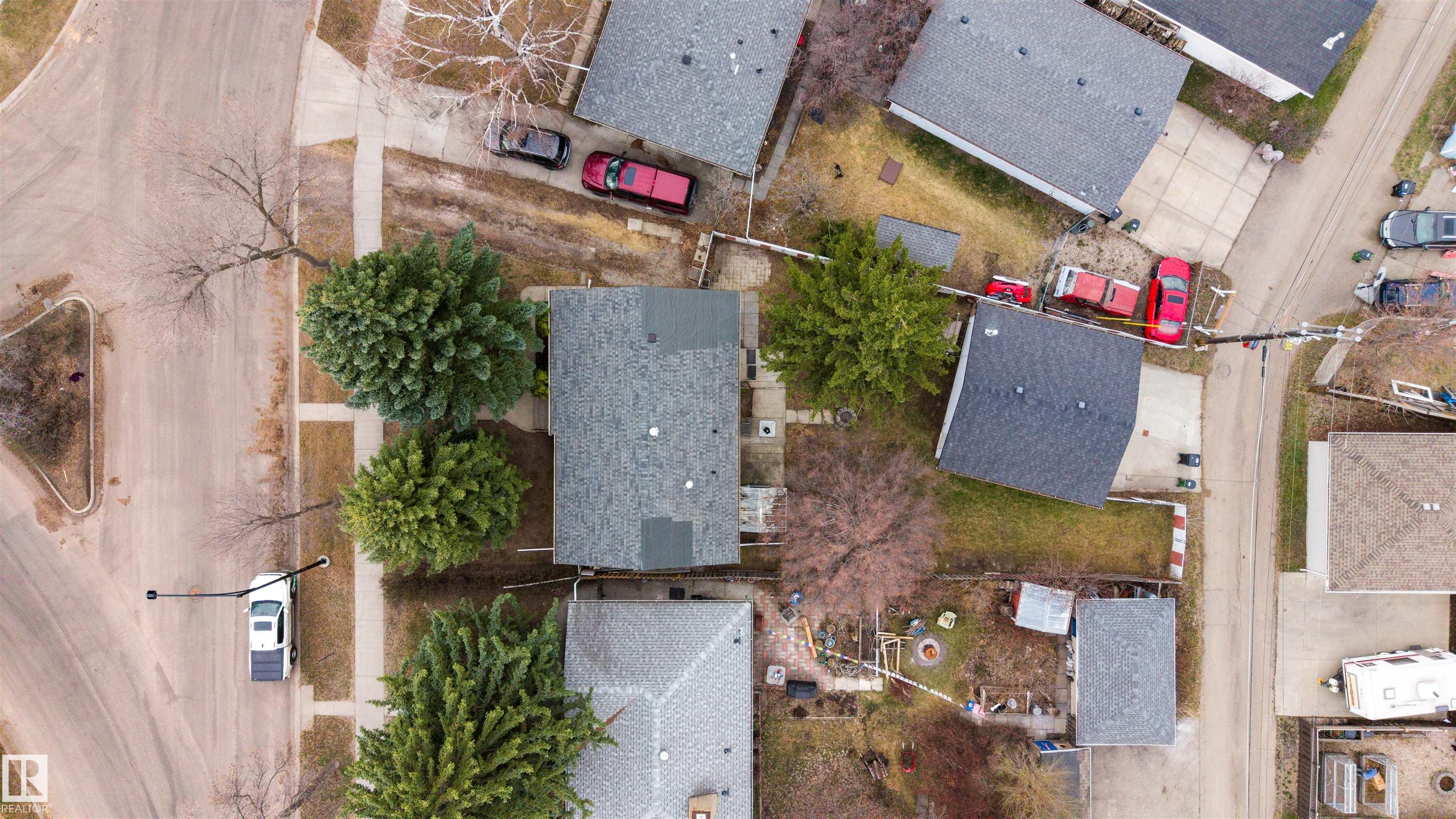 https://zimg.paragon.ice.com/ParagonImages/Property/PM/RAE/225399299/47/0/0/7ec62f53b84b137a697af283566a9321/1/d1d2956c29d7c1e29a7e494b7cf82768/225399299-5b30c3e0-8e9a-4150-83d3-b1fde6ee05af.JPG