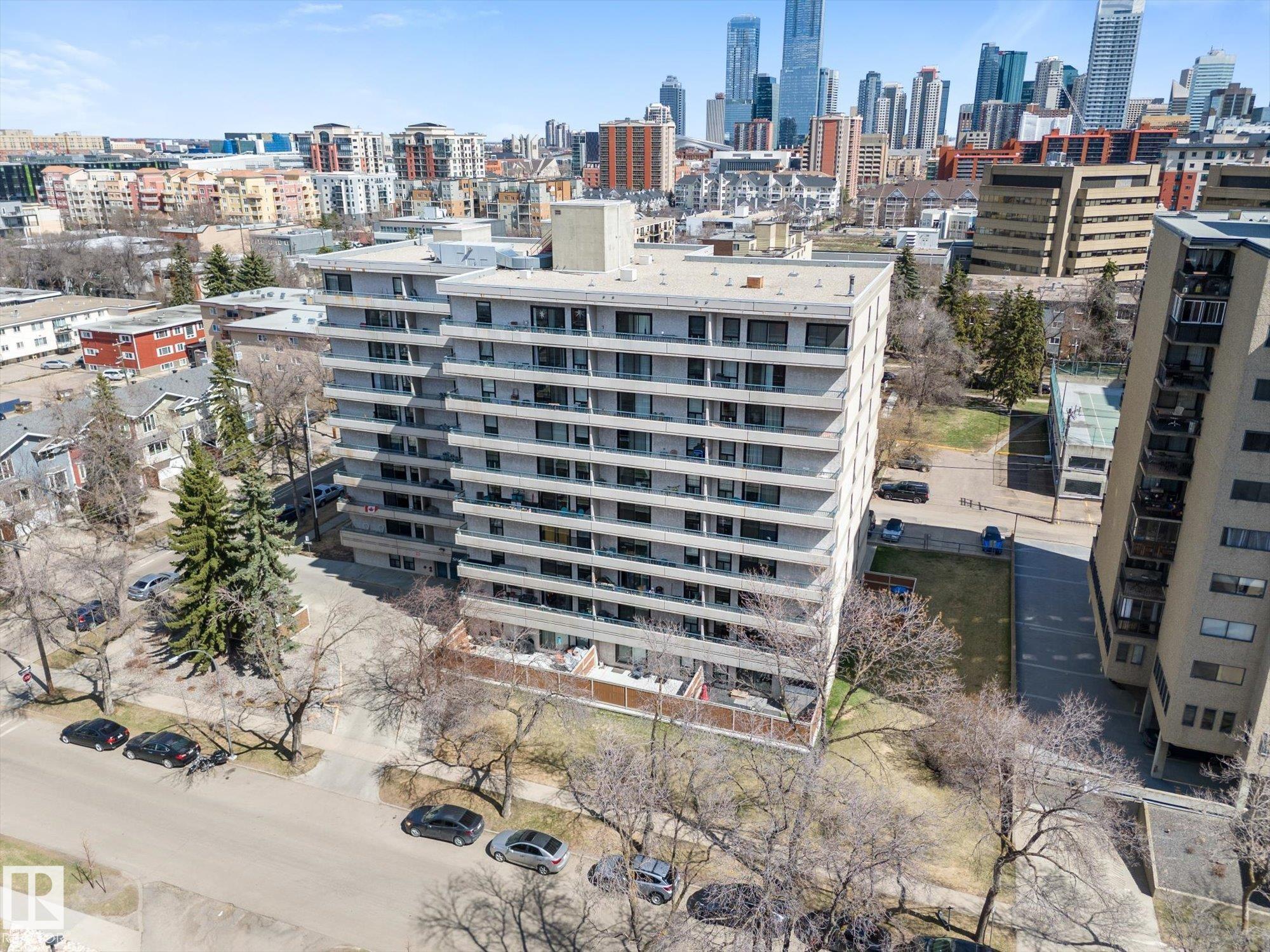 https://zimg.paragon.ice.com/ParagonImages/Property/PM/RAE/225399301/30/0/0/2313406589536e2044a485d6c1caa93f/1/7e3c9250f59bfb9b2afdd70b477b45ab/225399301-93eb4106-d97e-464c-9f7c-208bb4057a90.JPG