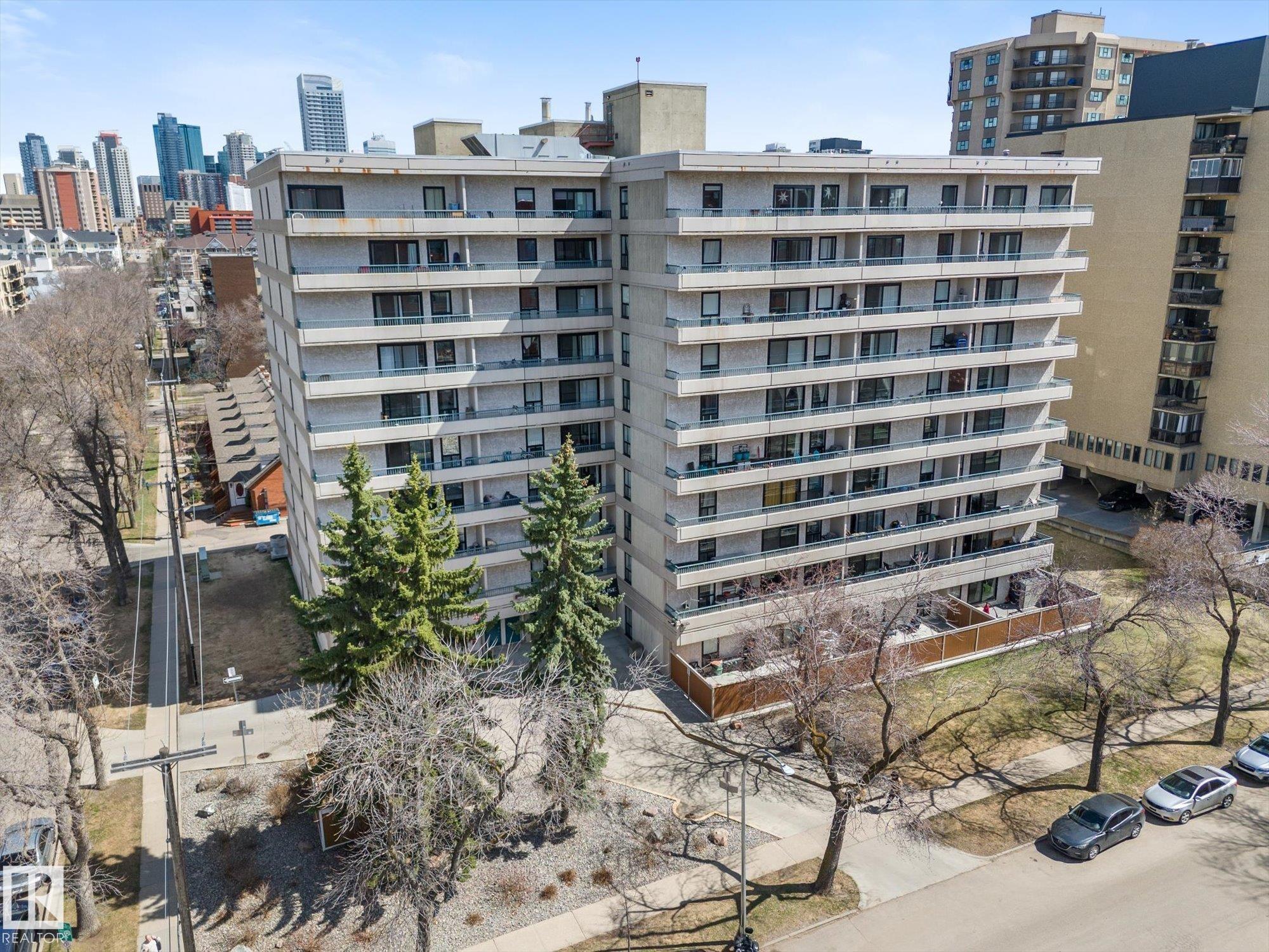https://zimg.paragon.ice.com/ParagonImages/Property/PM/RAE/225399301/31/0/0/b6f873497233fdcbc58617b9b2413dc0/1/7e3c9250f59bfb9b2afdd70b477b45ab/225399301-b6252b31-dd6a-4c4e-aebe-3ebb94ba12be.JPG