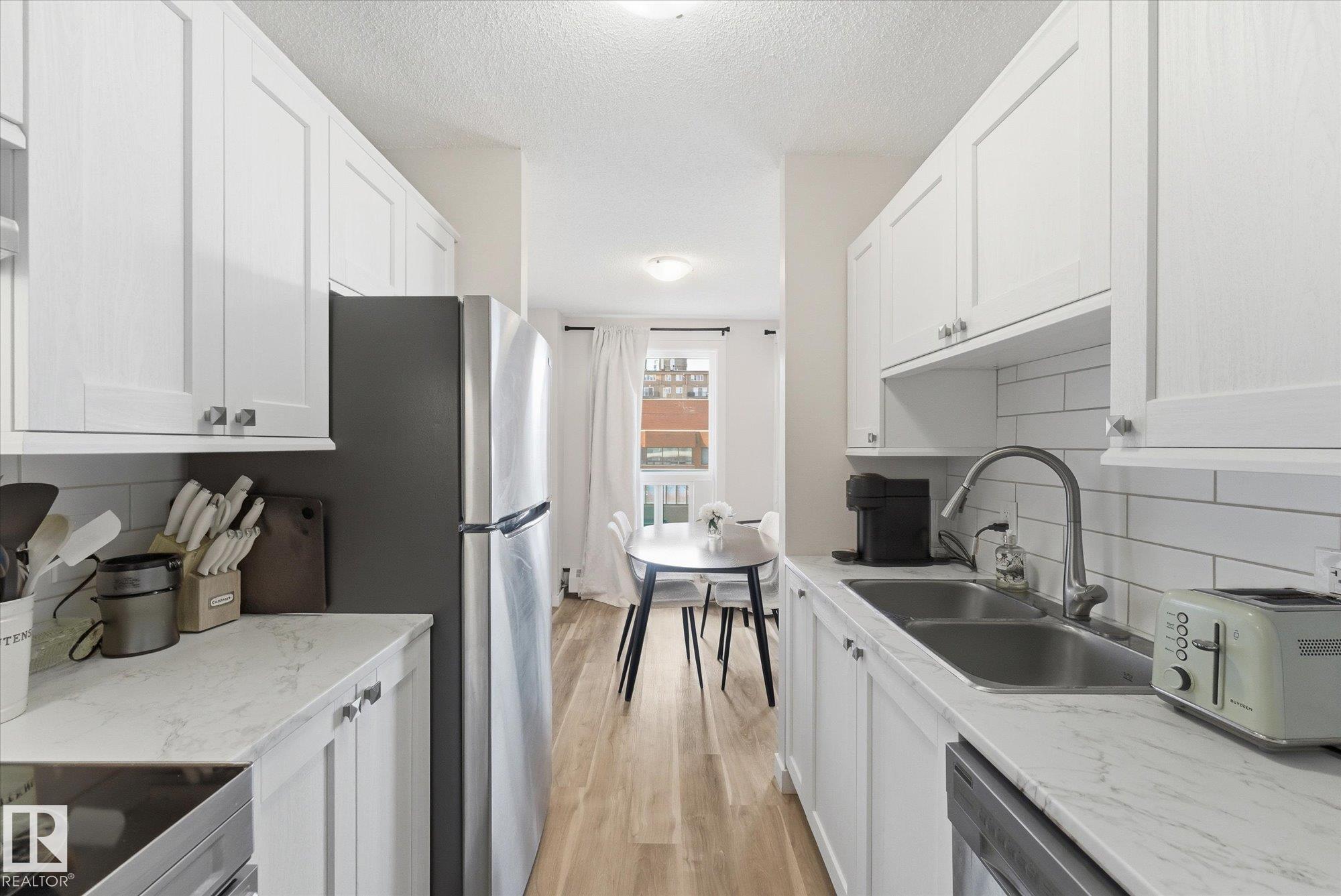 https://zimg.paragon.ice.com/ParagonImages/Property/PM/RAE/225399301/6/0/0/7e2c838ea49968834d3f50819ef5dd6b/1/7e3c9250f59bfb9b2afdd70b477b45ab/225399301-95e545f8-c8c1-4526-9b96-f359879462dc.JPG