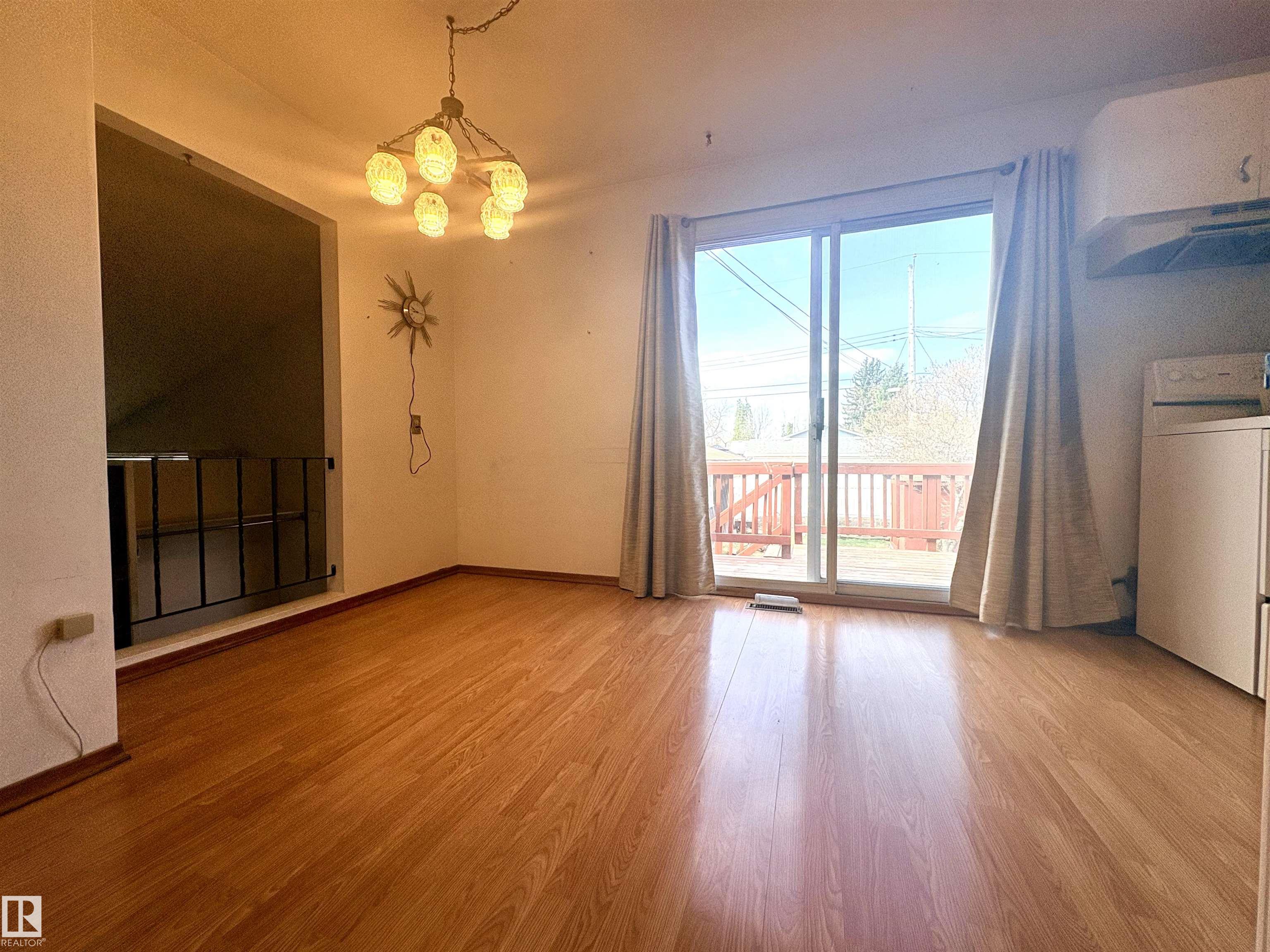 Photo 13 at 16321 109a Avenue NW, Mayfield, Edmonton