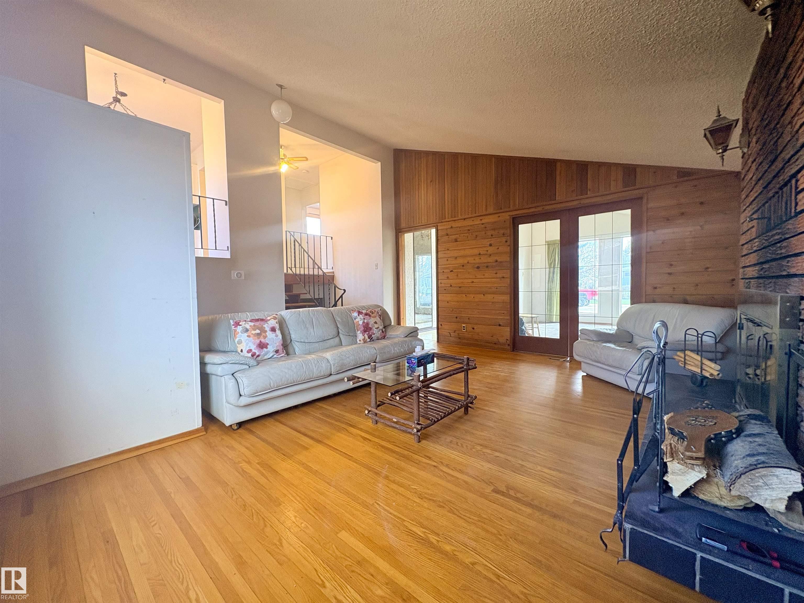 Photo 7 at 16321 109a Avenue NW, Mayfield, Edmonton
