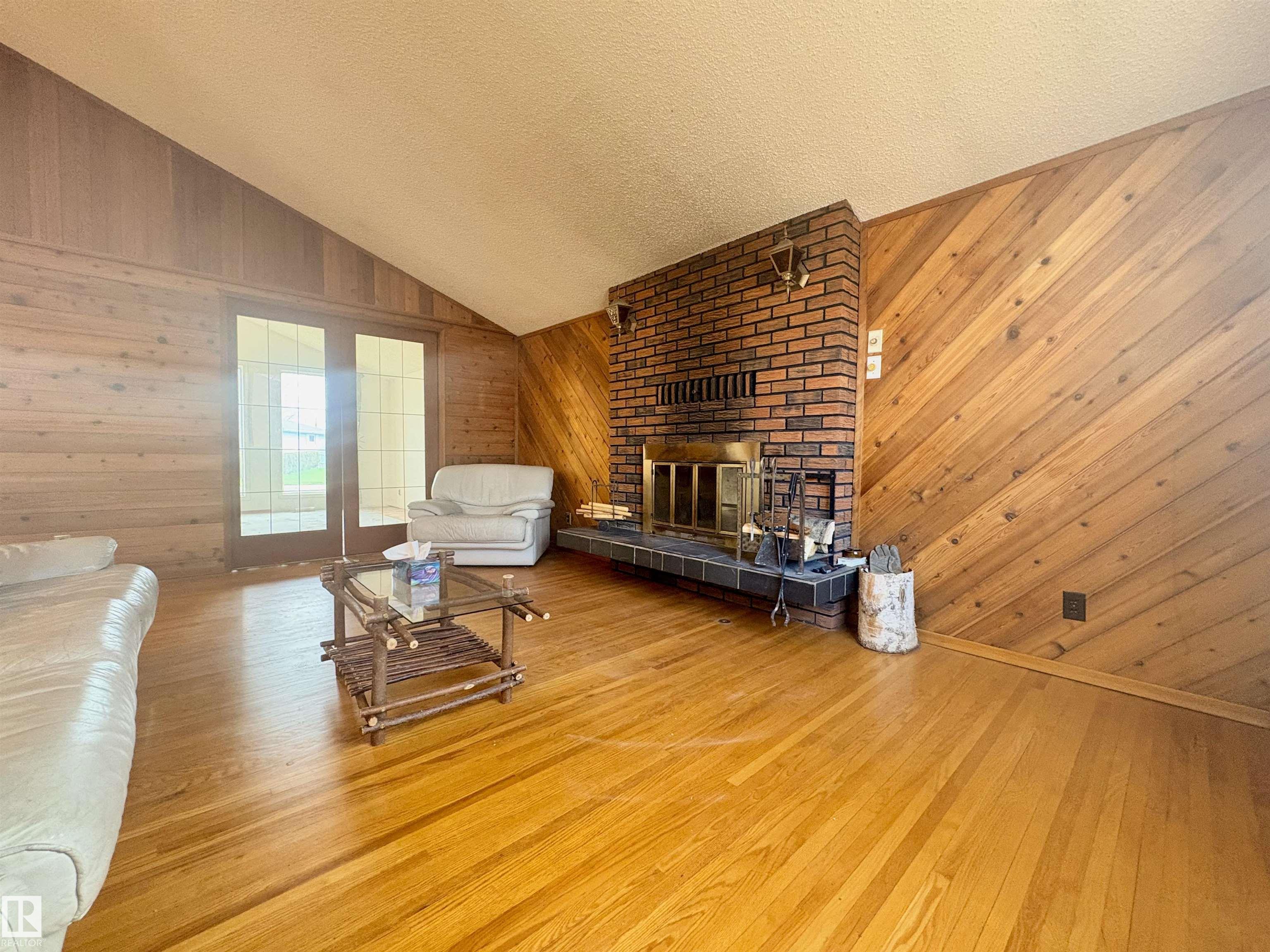 Photo 8 at 16321 109a Avenue NW, Mayfield, Edmonton