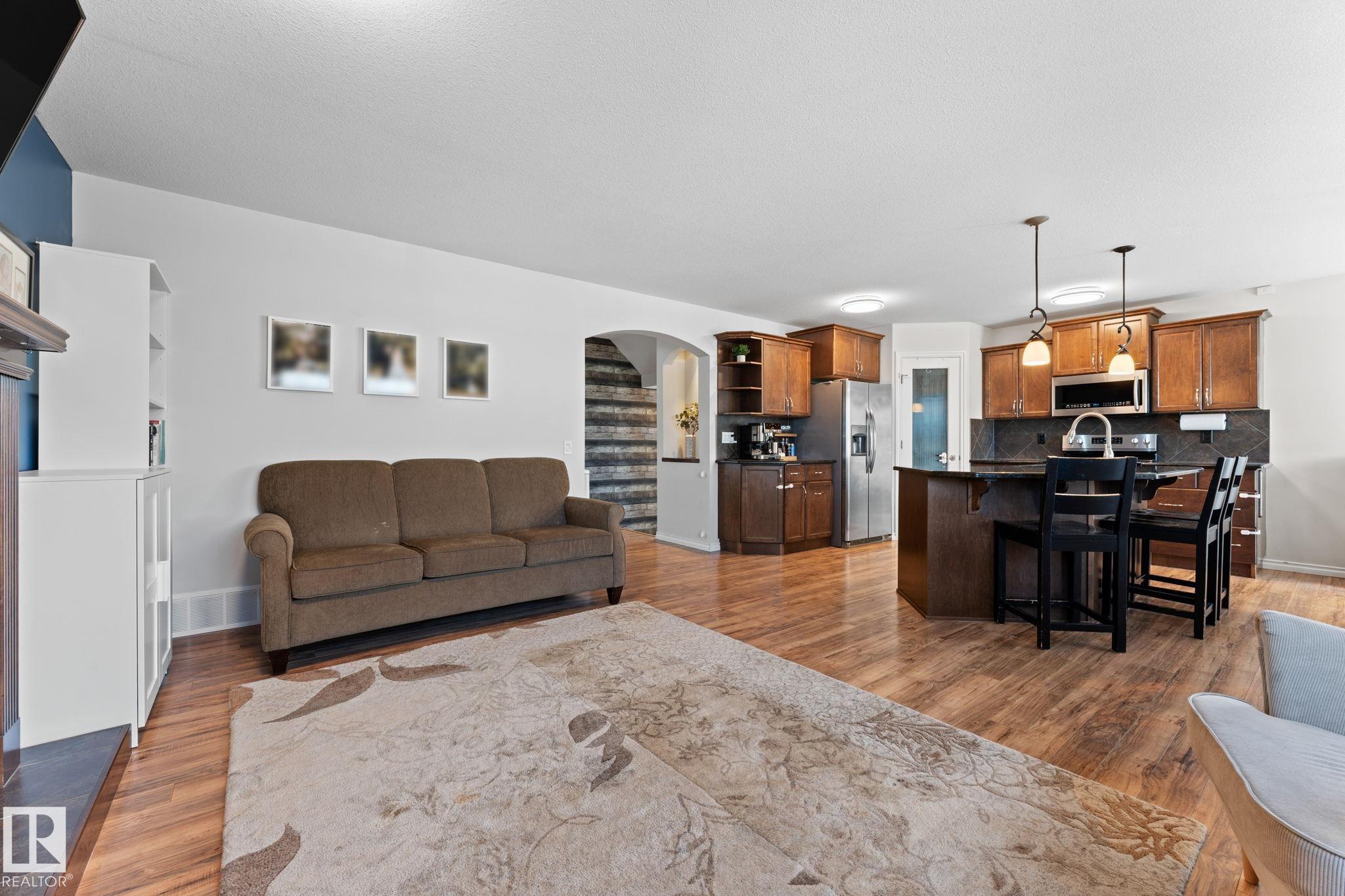 Photo 10 at 132 Selkirk Place, Suntree, Leduc