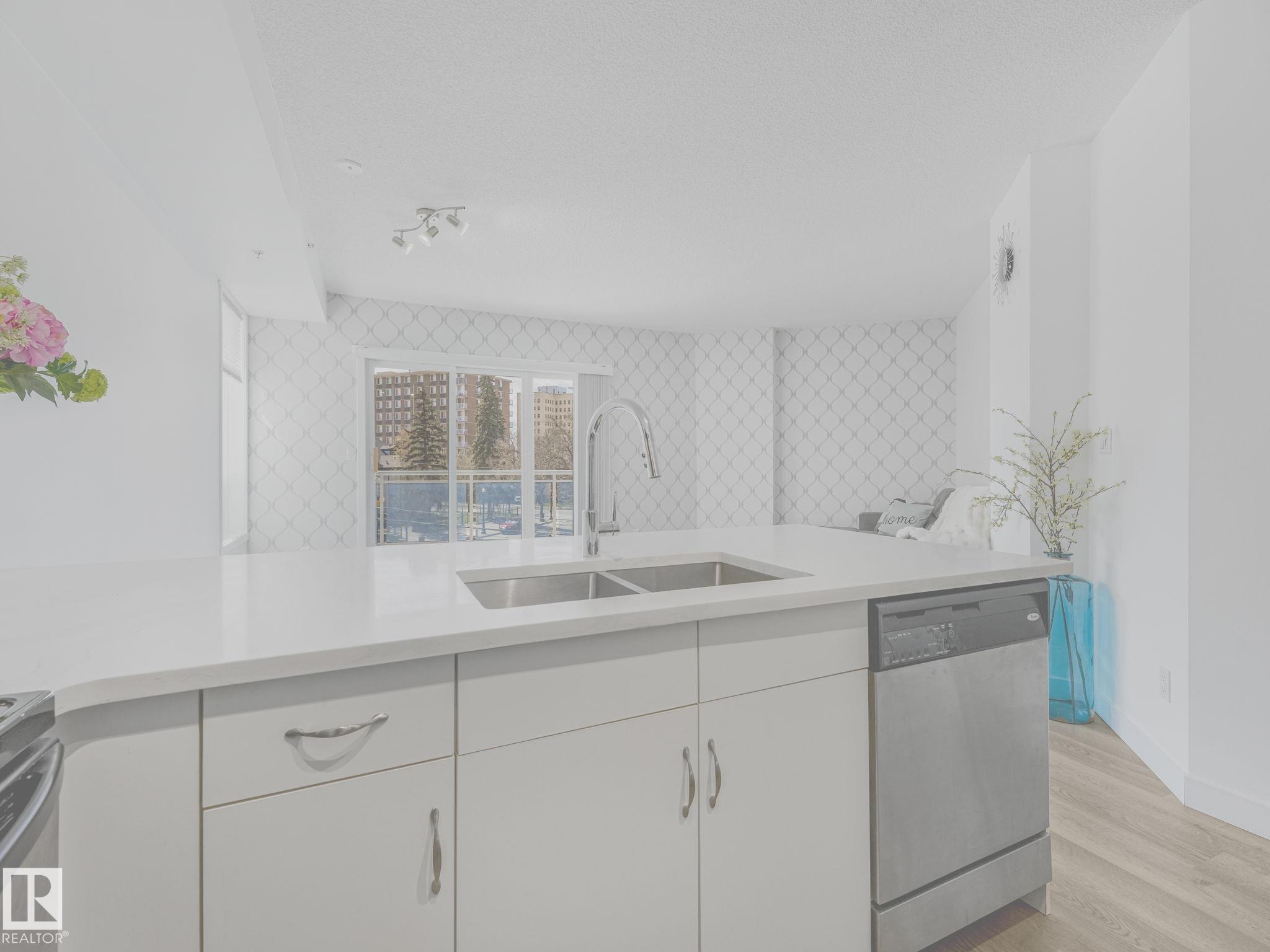 https://zimg.paragon.ice.com/ParagonImages/Property/PM/RAE/225399323/43/0/0/b1d212711ff6b01f36b3dc290f8c8e6c/1/019ff0f505c4003630acf613fb8dd221/225399323-55f652a6-b911-4bcd-acef-d59dbaad5d9b.JPG