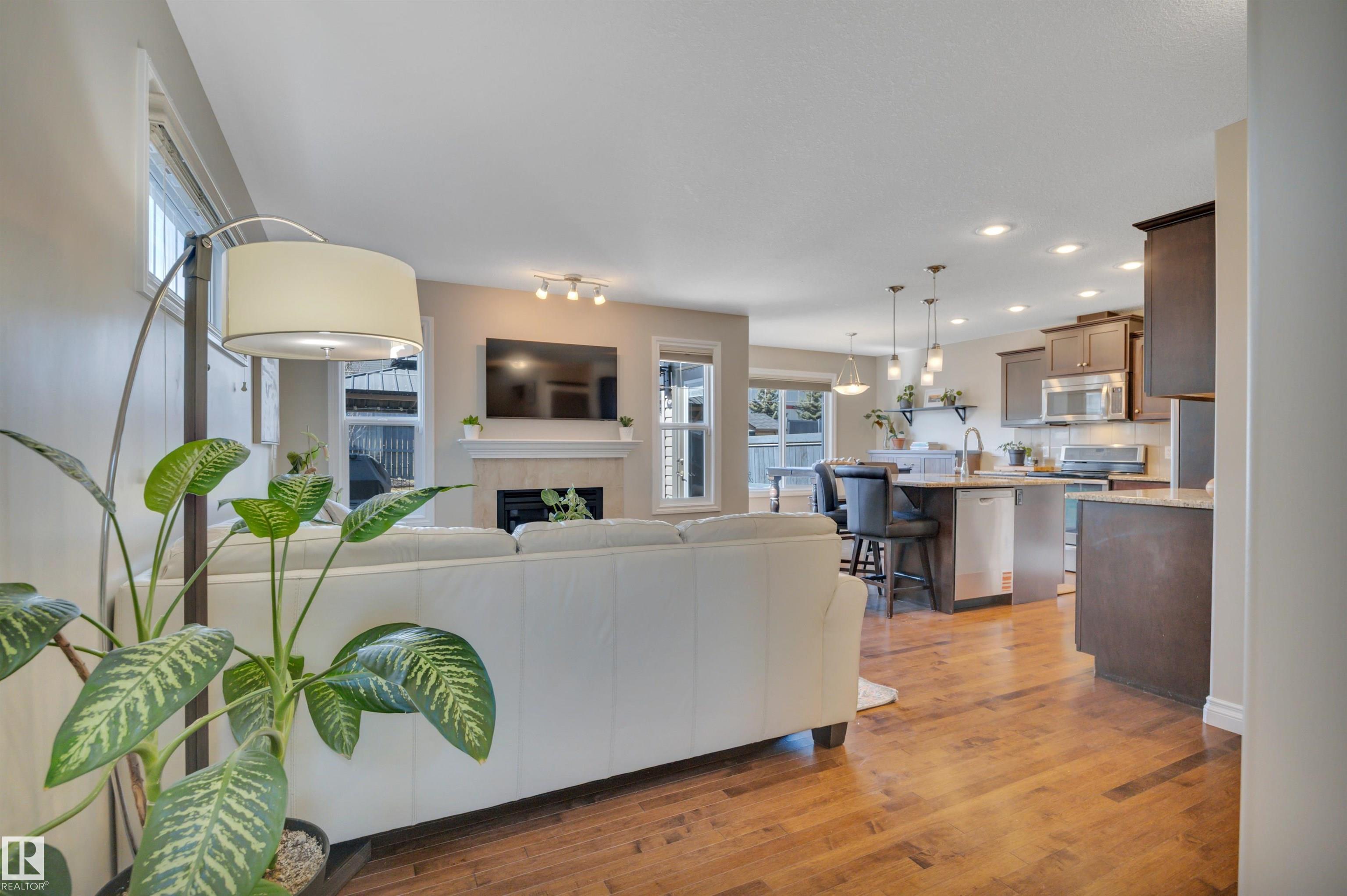 Picture for 3911 GALLINGER LO NW