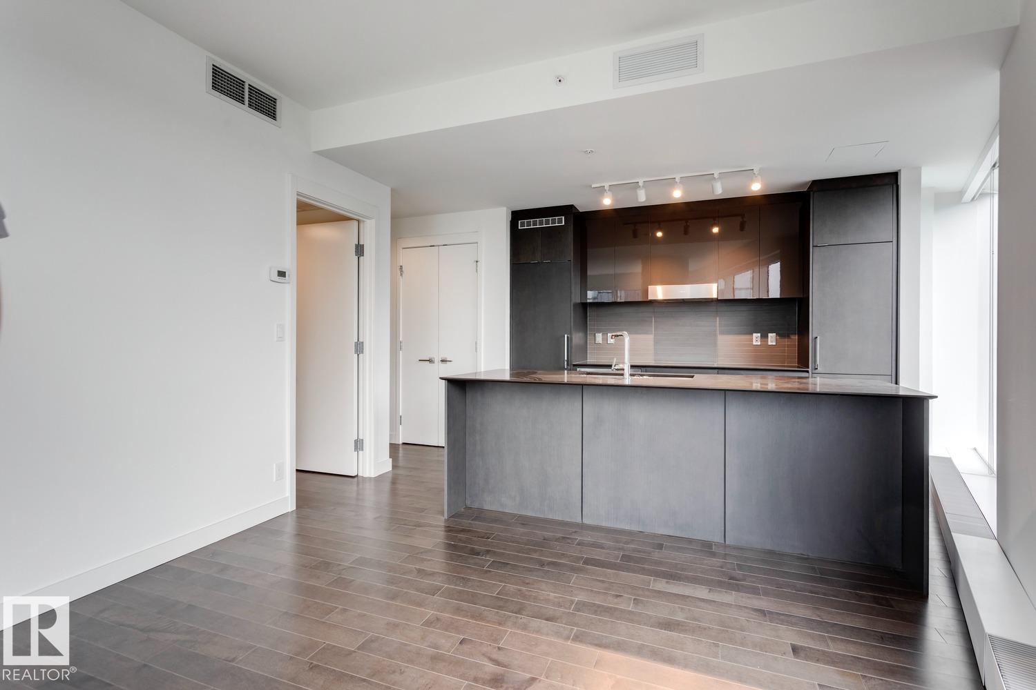 https://zimg.paragon.ice.com/ParagonImages/Property/PM/RAE/225399338/7/0/0/2458bc8105902b5d09b9e840f61c7e72/1/c54ae3ac1b7b5fc0eb1cc50a6df275b8/225399338-9F53B9C7-7E95-46DF-879D-2442377D1651.JPG
