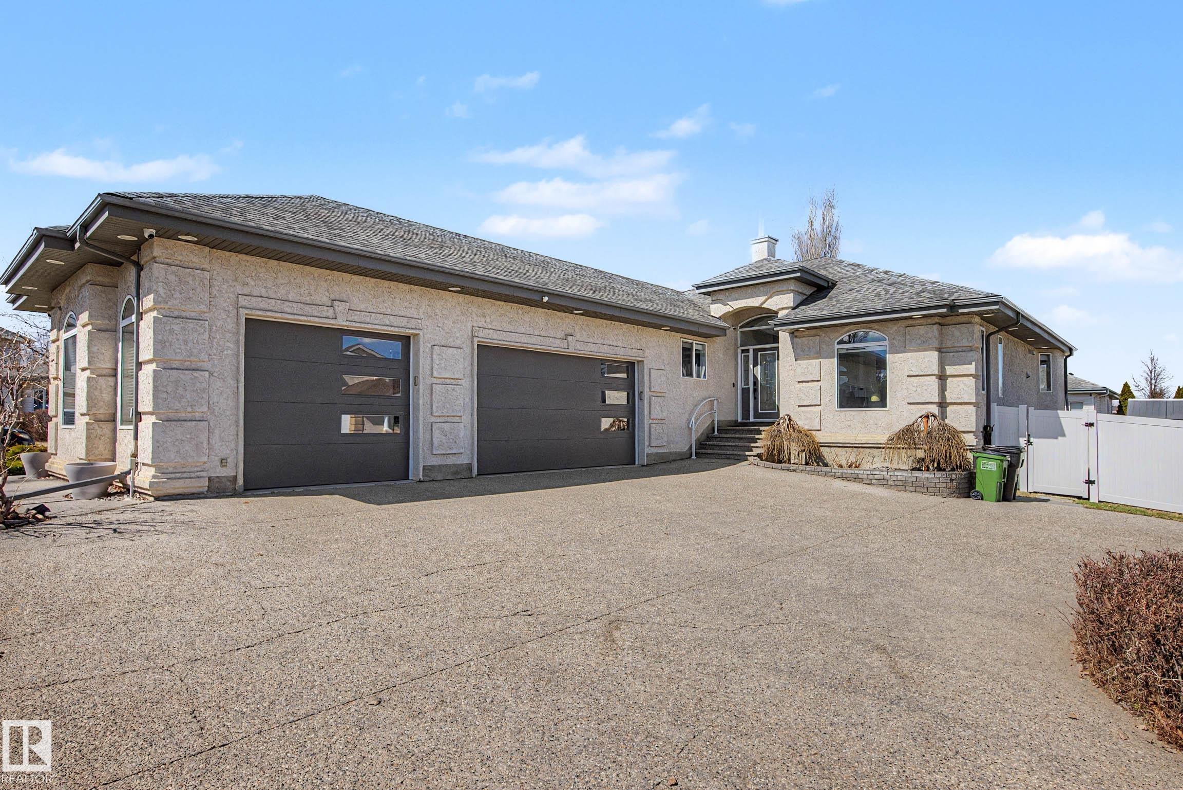 324 CUTTS Crest