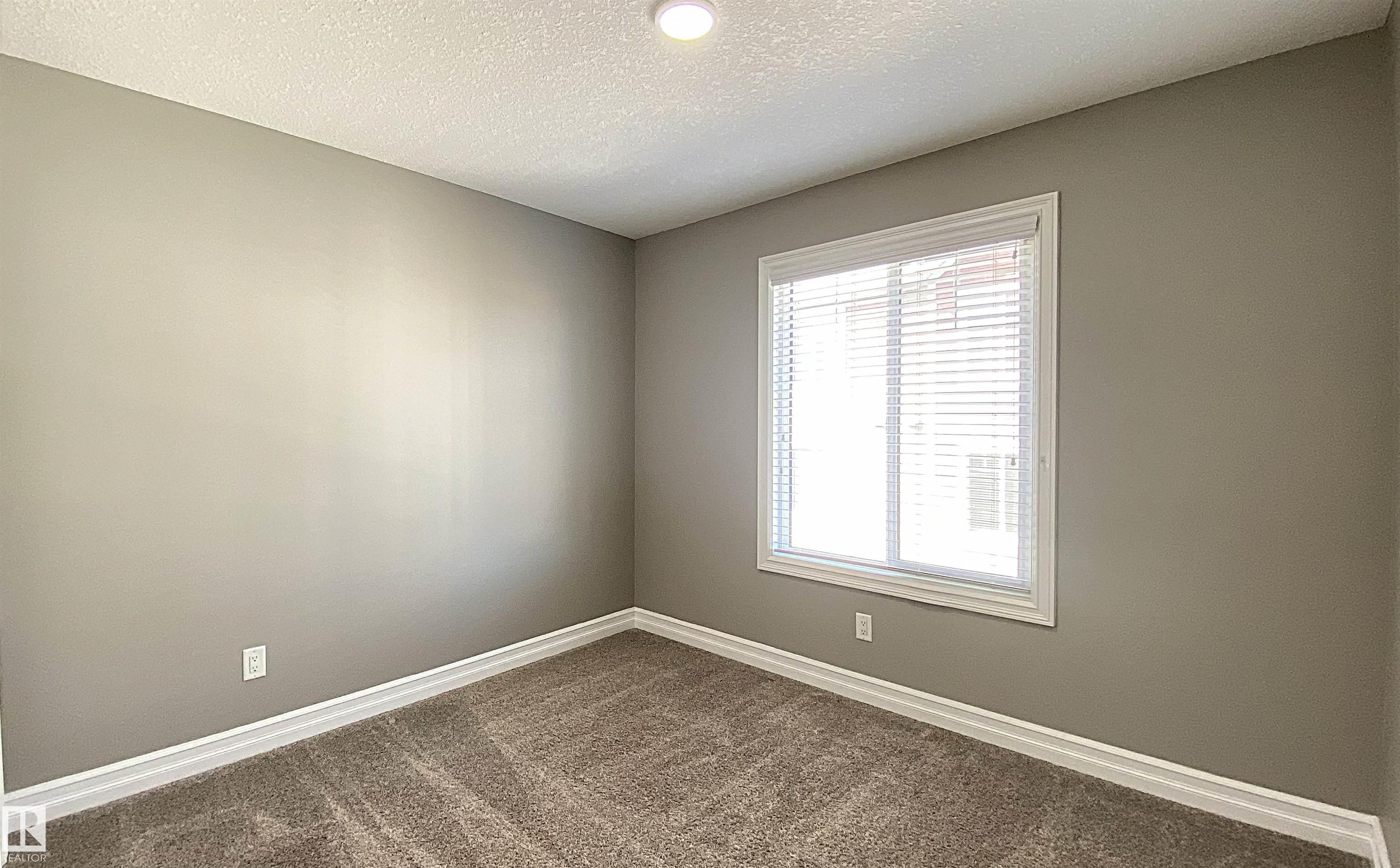 https://zimg.paragon.ice.com/ParagonImages/Property/PM/RAE/225399348/21/0/0/d5954a4bc97c4296fee0aabd75623186/1/47e10913782e2022c093fa6e90cc7c8c/225399348-3271bce0-8b70-47cc-b7cd-cea0177f97c5.JPG