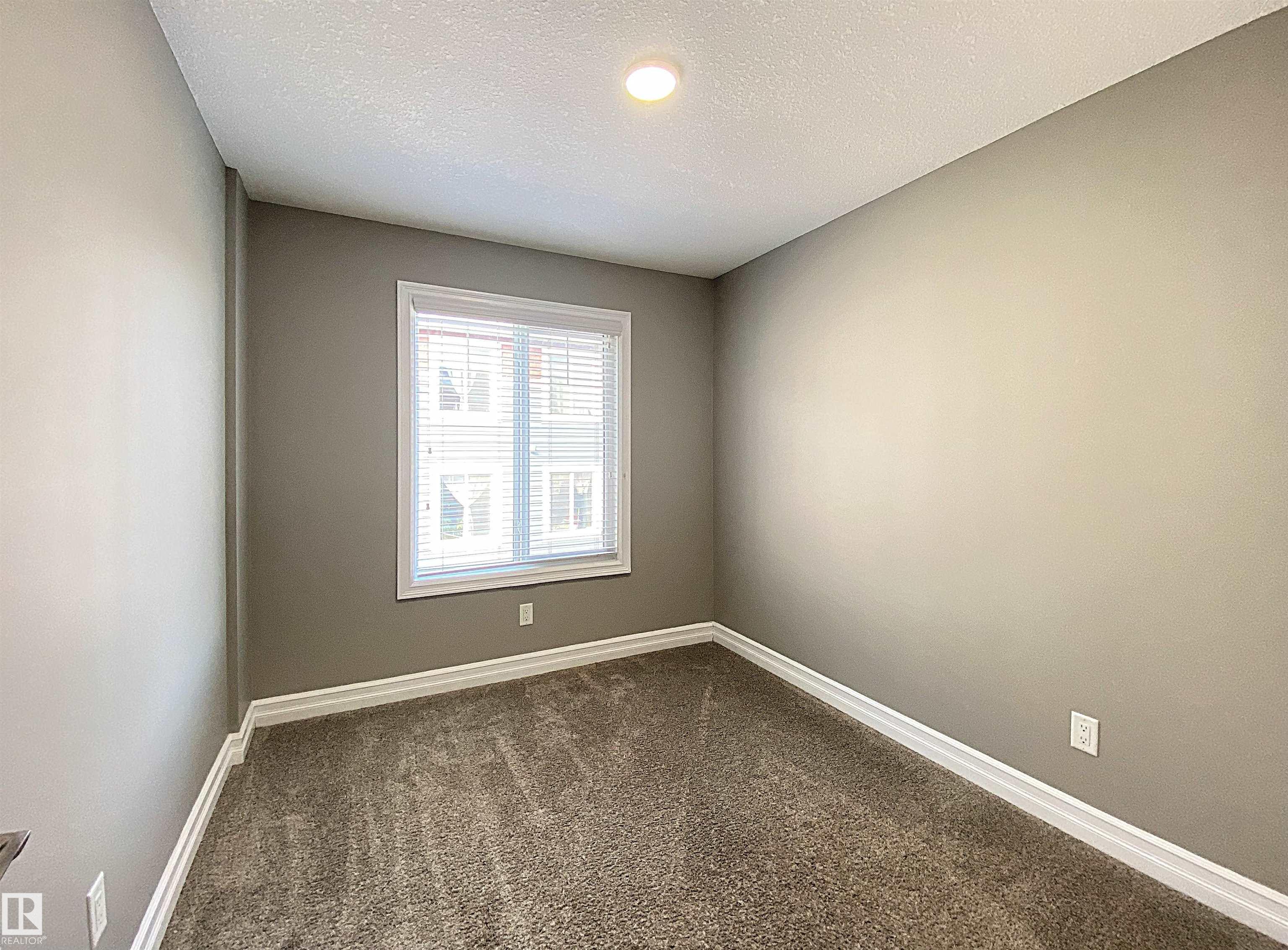 https://zimg.paragon.ice.com/ParagonImages/Property/PM/RAE/225399348/24/0/0/326bc82bf3caa59147d5c5acc363e013/1/47e10913782e2022c093fa6e90cc7c8c/225399348-074206e7-a8ff-4ba0-8609-8e2e3a7e1248.JPG