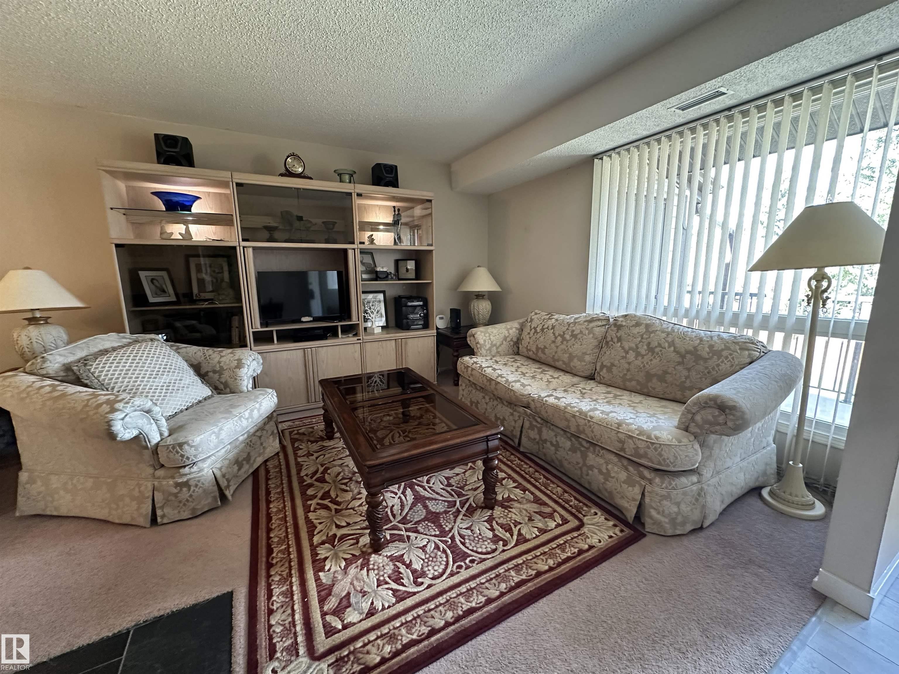 Picture for 2071 SADDLEBACK RD NW