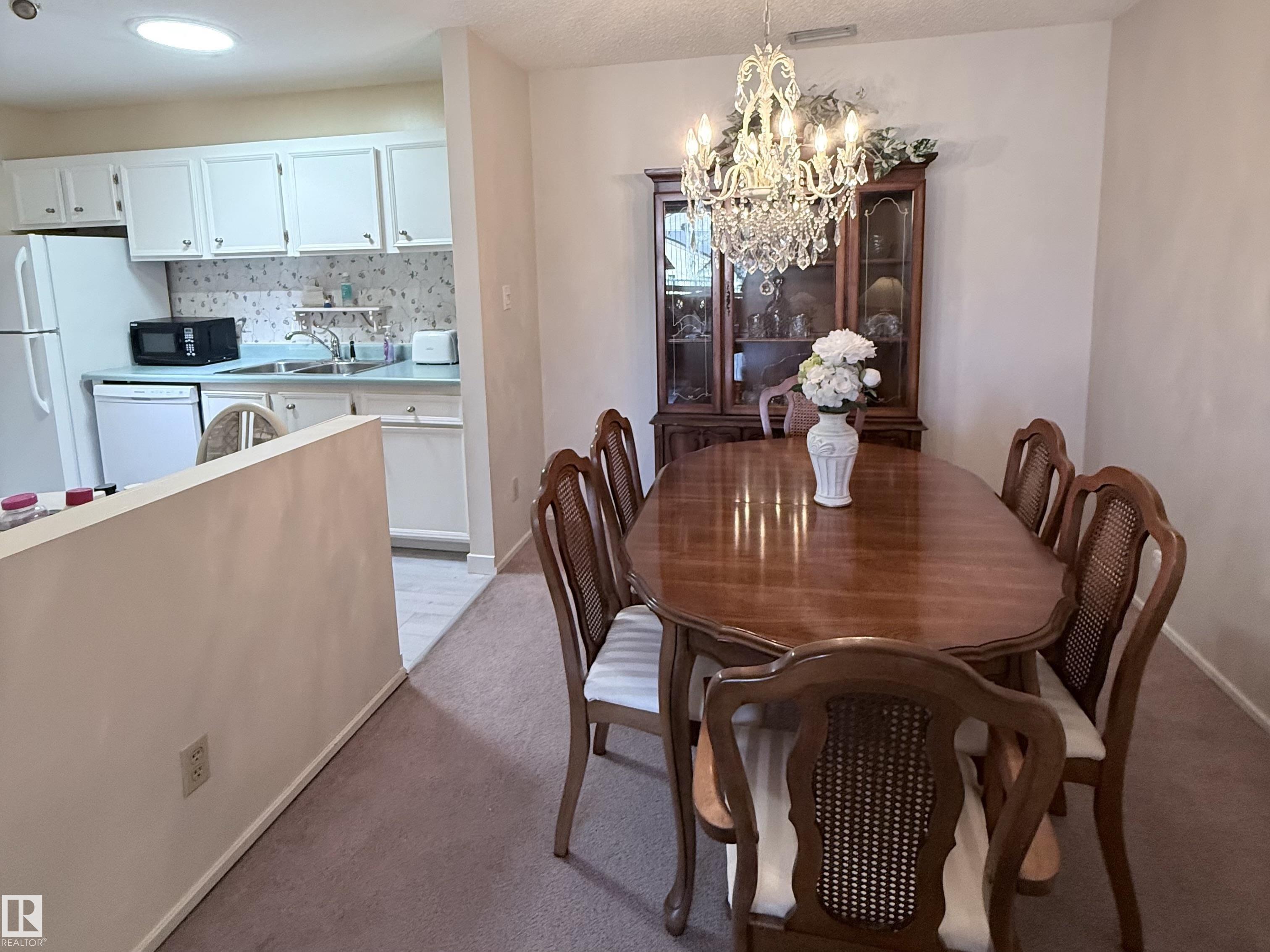 https://zimg.paragon.ice.com/ParagonImages/Property/PM/RAE/225399349/8/0/0/34e5e16510ab95c74a3e1ffe1a7d688e/1/640fb96d3169cfe50c8d45c485005720/225399349-ce560f74-e373-4a31-8706-e00e9b920d6d.JPG