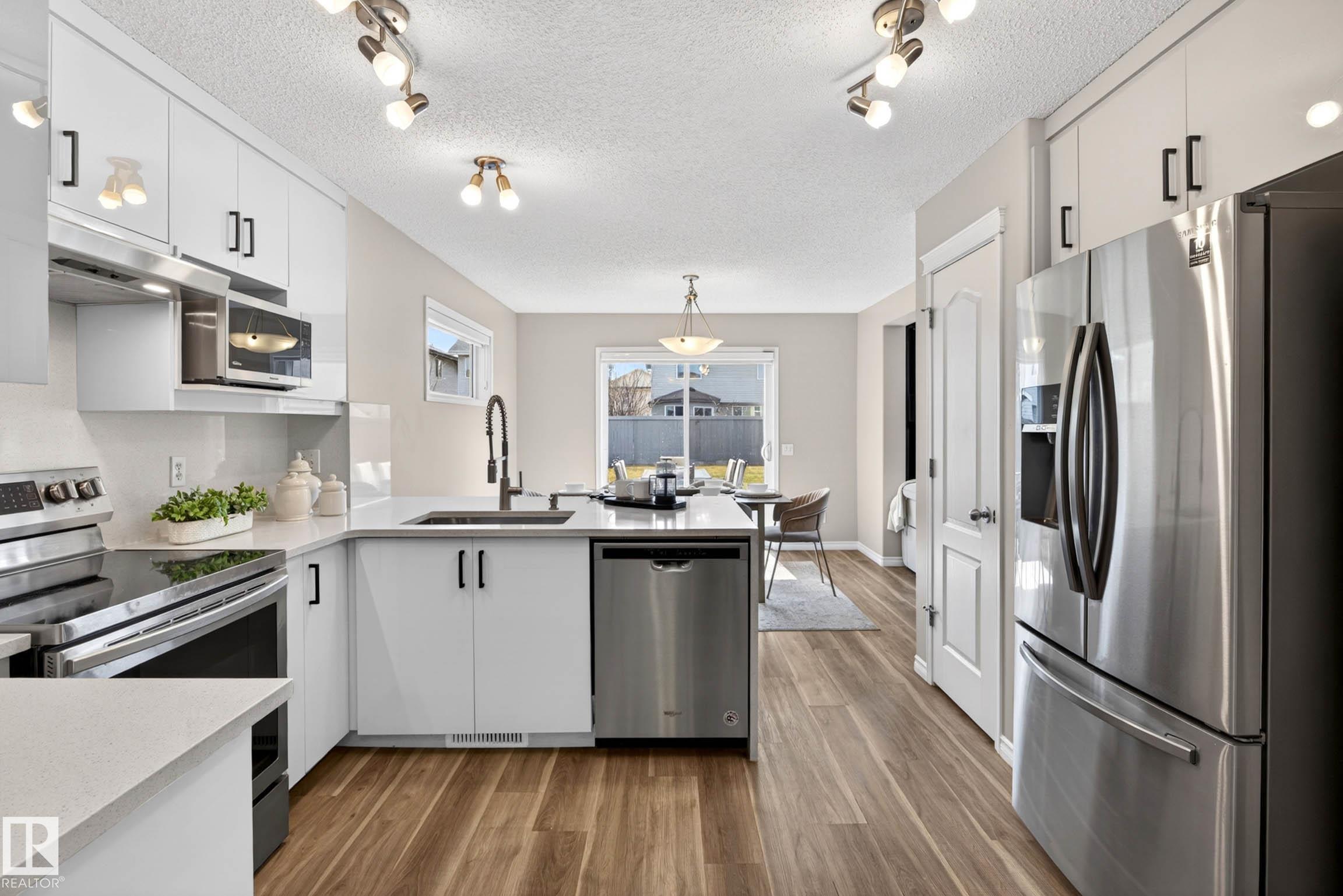 https://zimg.paragon.ice.com/ParagonImages/Property/PM/RAE/225399357/13/0/0/2178b4f4b78f628884982aebfa72a7a2/1/d2131e5306e6232fae71cf12ca5e12e0/225399357-d34c0cce-2783-4dc3-b67b-ba7503a42718.JPG