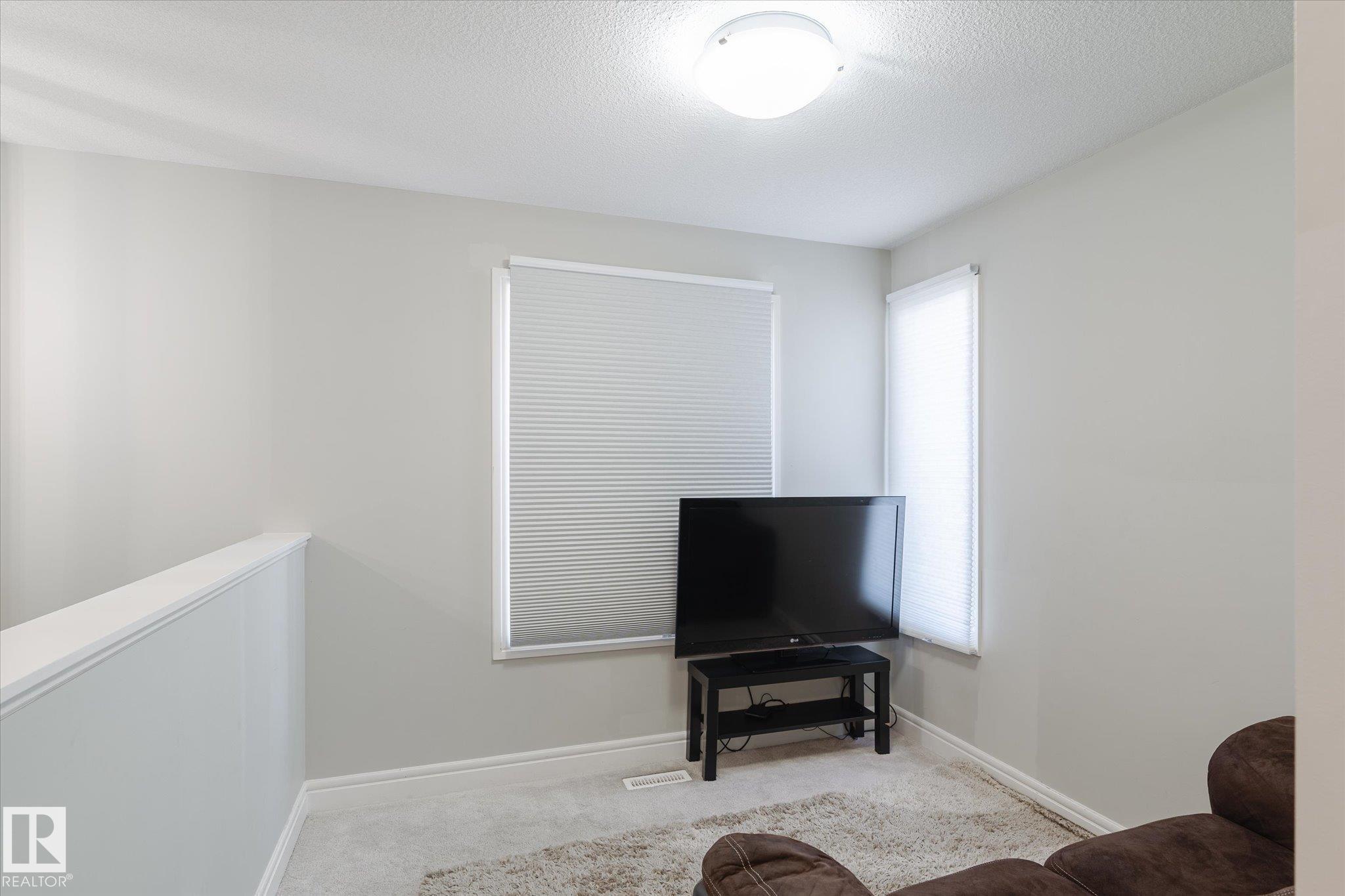 https://zimg.paragon.ice.com/ParagonImages/Property/PM/RAE/225399359/20/0/0/4e10c58f6c07e0545eb57a12abbd86a8/1/27e5dfb306e4e7c4e585e4d453959253/225399359-DDE22A06-0984-4F07-982D-861CE8D2EE5B.JPG