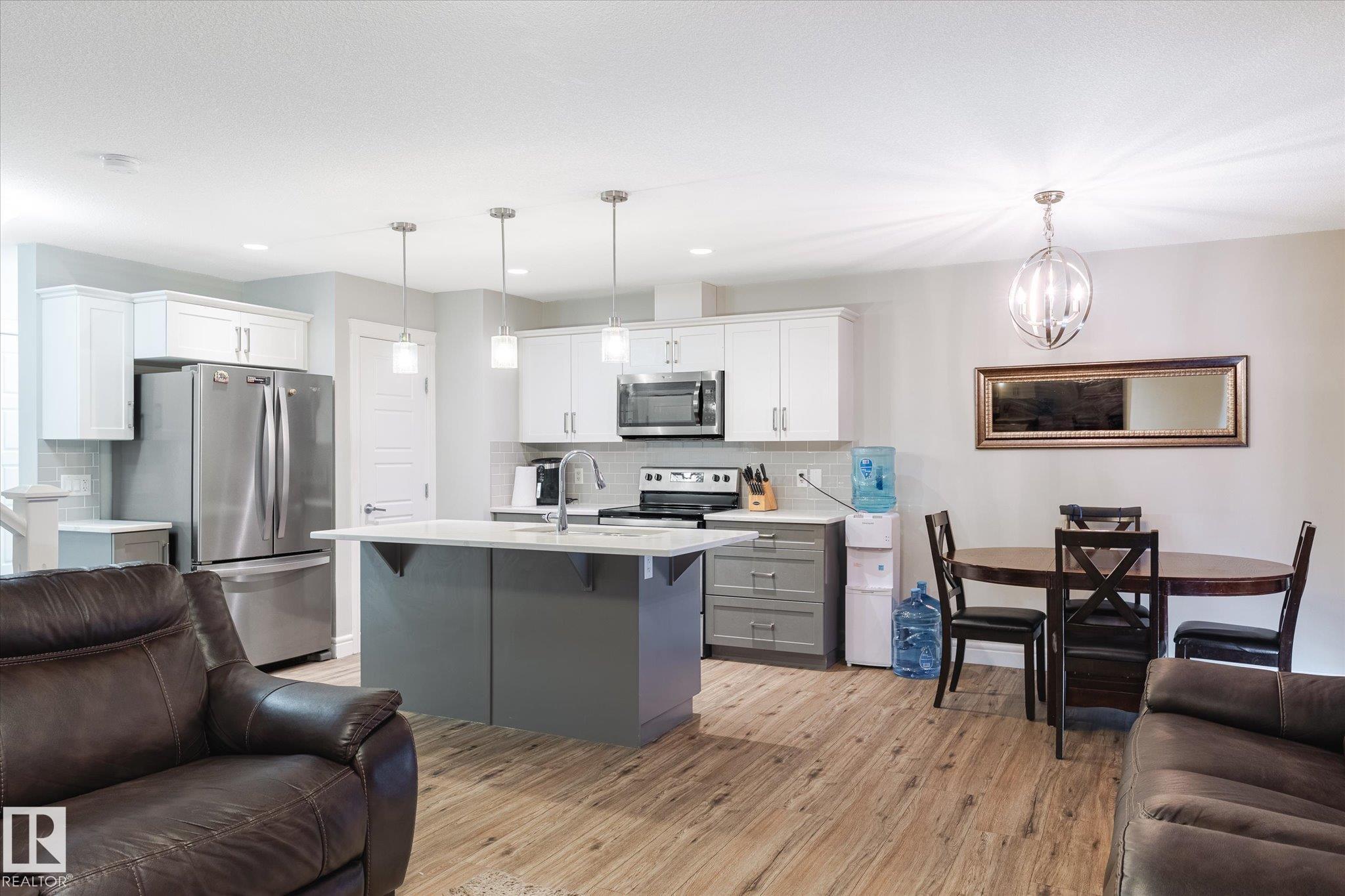 https://zimg.paragon.ice.com/ParagonImages/Property/PM/RAE/225399359/7/0/0/1fd8bf079ae441ac41157cc8654be375/1/27e5dfb306e4e7c4e585e4d453959253/225399359-8896B912-EB7E-4A8C-90B1-A0D6E134AC28.JPG