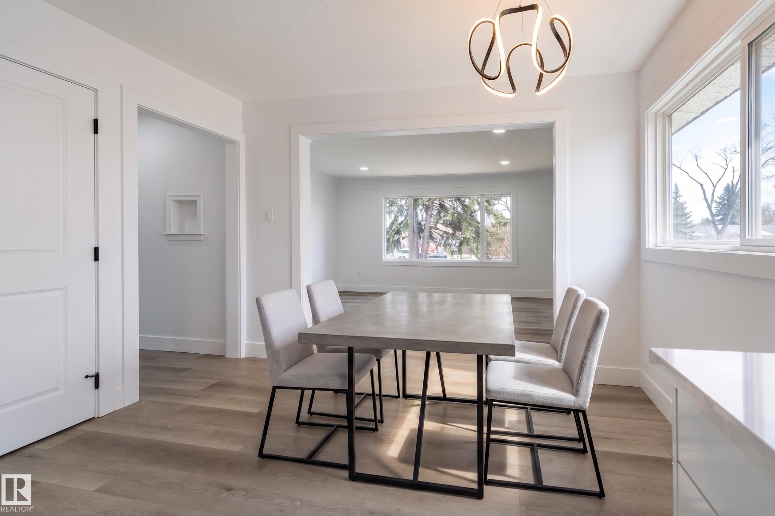 https://zimg.paragon.ice.com/ParagonImages/Property/PM/RAE/225399362/13/0/0/a5e64eaa70505e05e8f33579bac5e828/1/4dcb15ca369960decdf701a681f8ae29/225399362-3ac39fd1-b2f7-43a9-bd2c-eb85b33d47bb.JPG