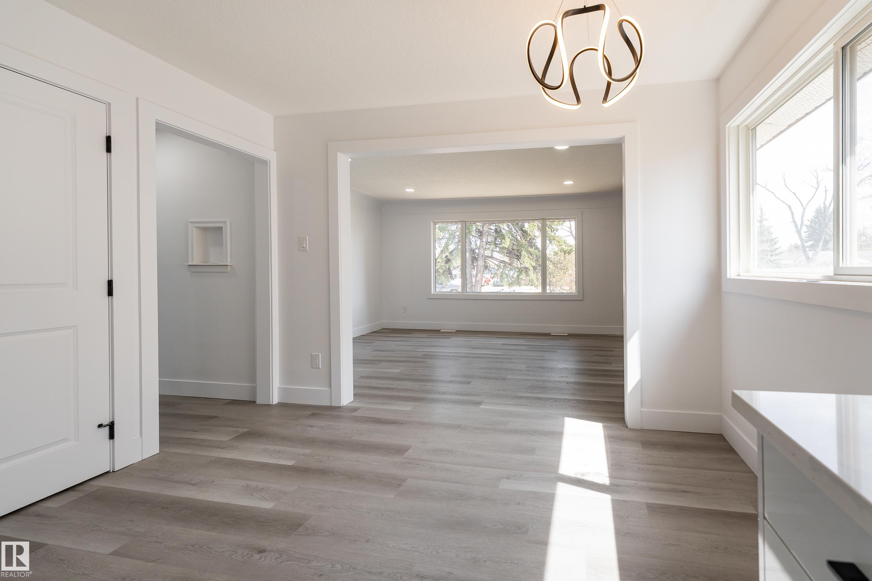 https://zimg.paragon.ice.com/ParagonImages/Property/PM/RAE/225399362/15/0/0/eacd899f13ffb400052d7820126505f1/1/4dcb15ca369960decdf701a681f8ae29/225399362-d0260103-06f7-493c-9014-64a7b8fd83bf.JPG