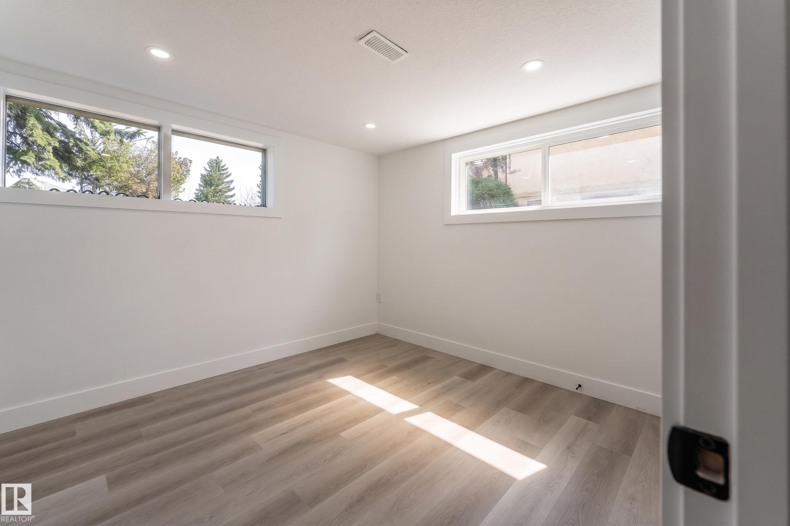 https://zimg.paragon.ice.com/ParagonImages/Property/PM/RAE/225399362/32/0/0/218df68db2f3235976151fc82bd61b2d/1/4dcb15ca369960decdf701a681f8ae29/225399362-0c334f9d-7730-4259-a117-c64db15bdb8b.JPG