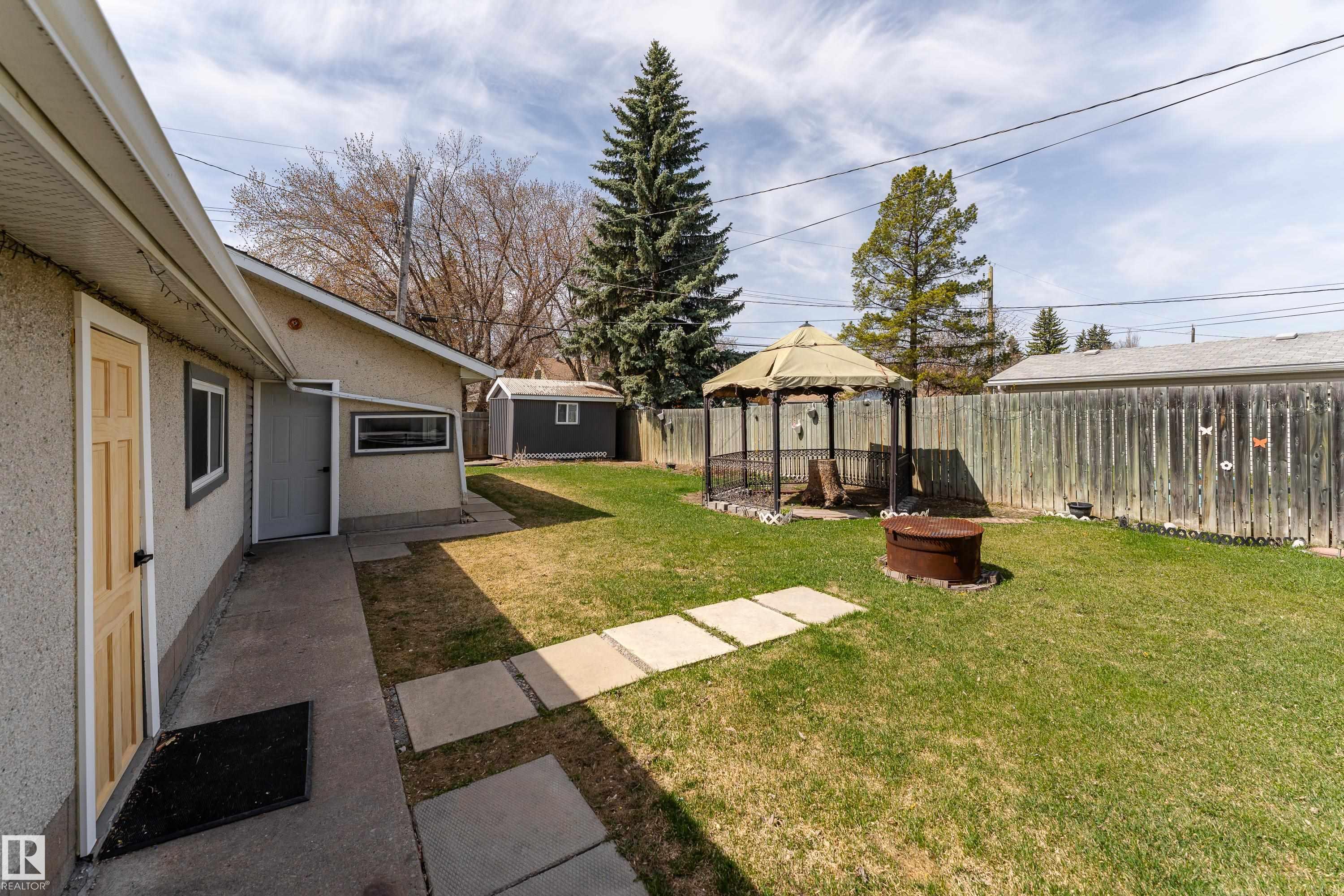 https://zimg.paragon.ice.com/ParagonImages/Property/PM/RAE/225399362/45/0/0/de59c5e24f7041d32fe4ad00408c6c72/1/4dcb15ca369960decdf701a681f8ae29/225399362-83de7e1c-181a-499e-b775-c061275b96cd.JPG